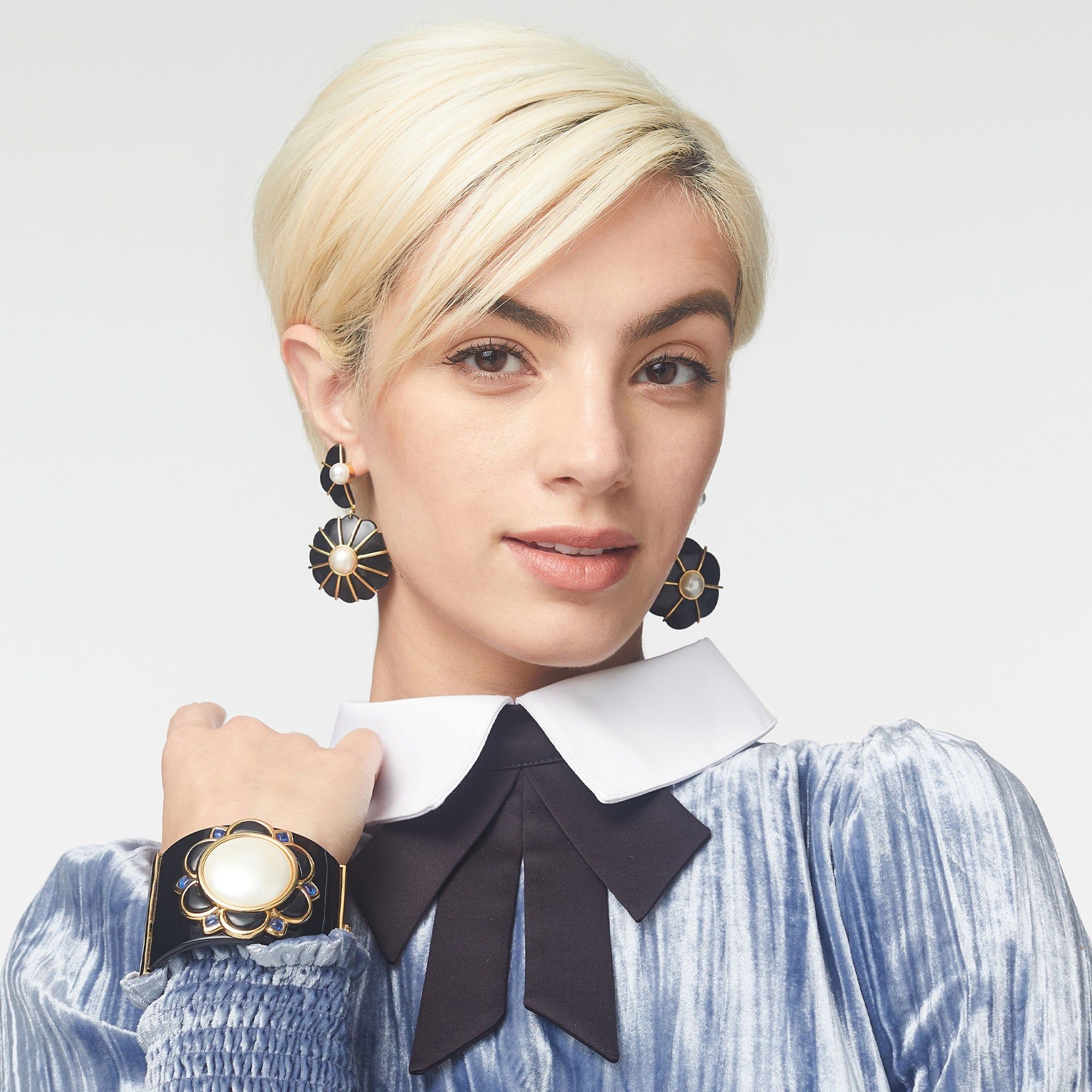 JET MIXED MEDALLION DROP EARRINGS sold by Lele Sadoughi product image thumbnail 3