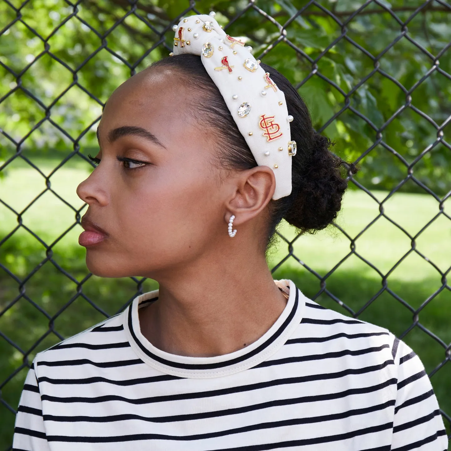 ST.LOUIS CARDINALS LELE SADOUGHI / MLB IVORY EMBELLISHED KNOTTED HEADBAND sold by Lele Sadoughi product image thumbnail 2