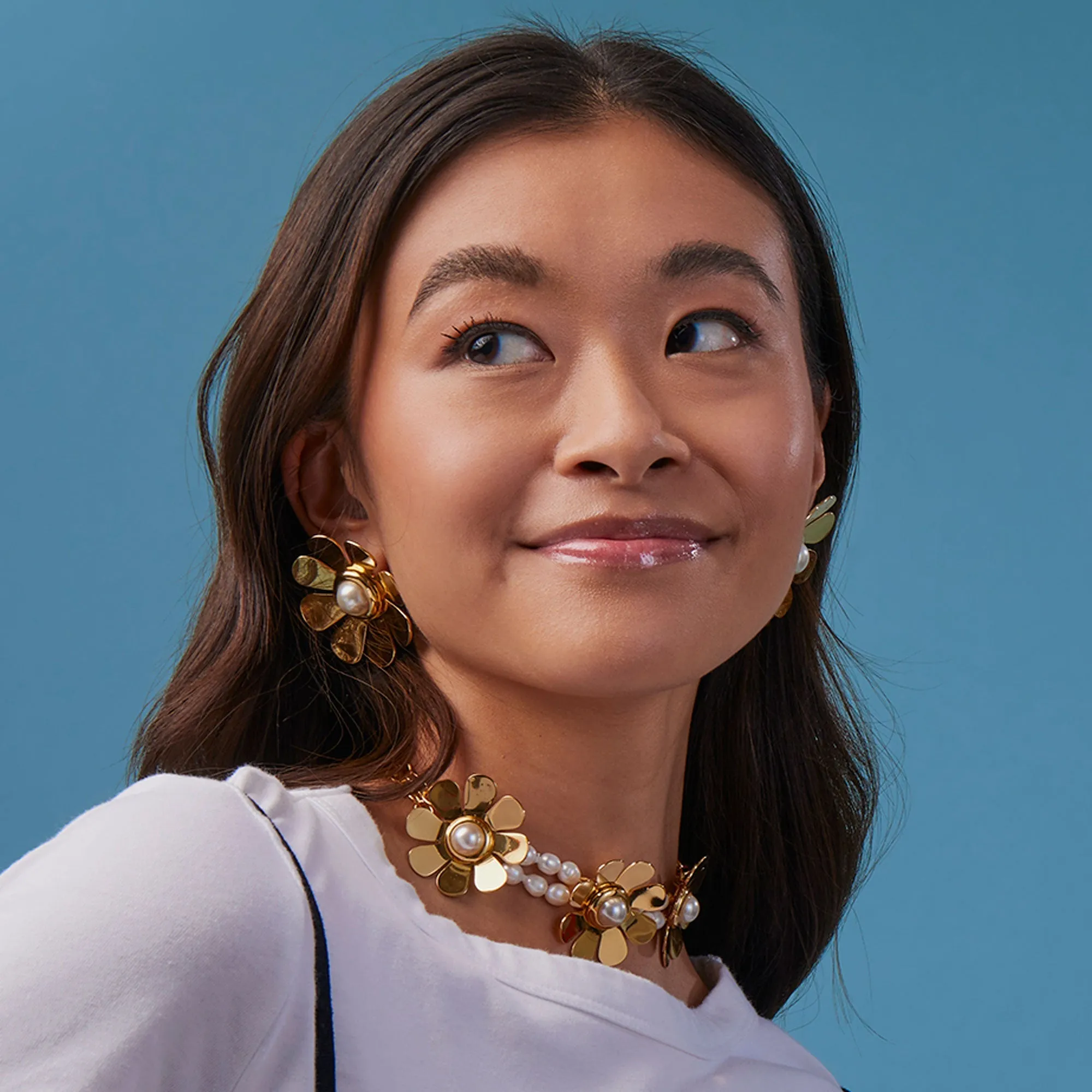 GOLD DAISY CHOKER NECKLACE sold by Lele Sadoughi product image thumbnail 2