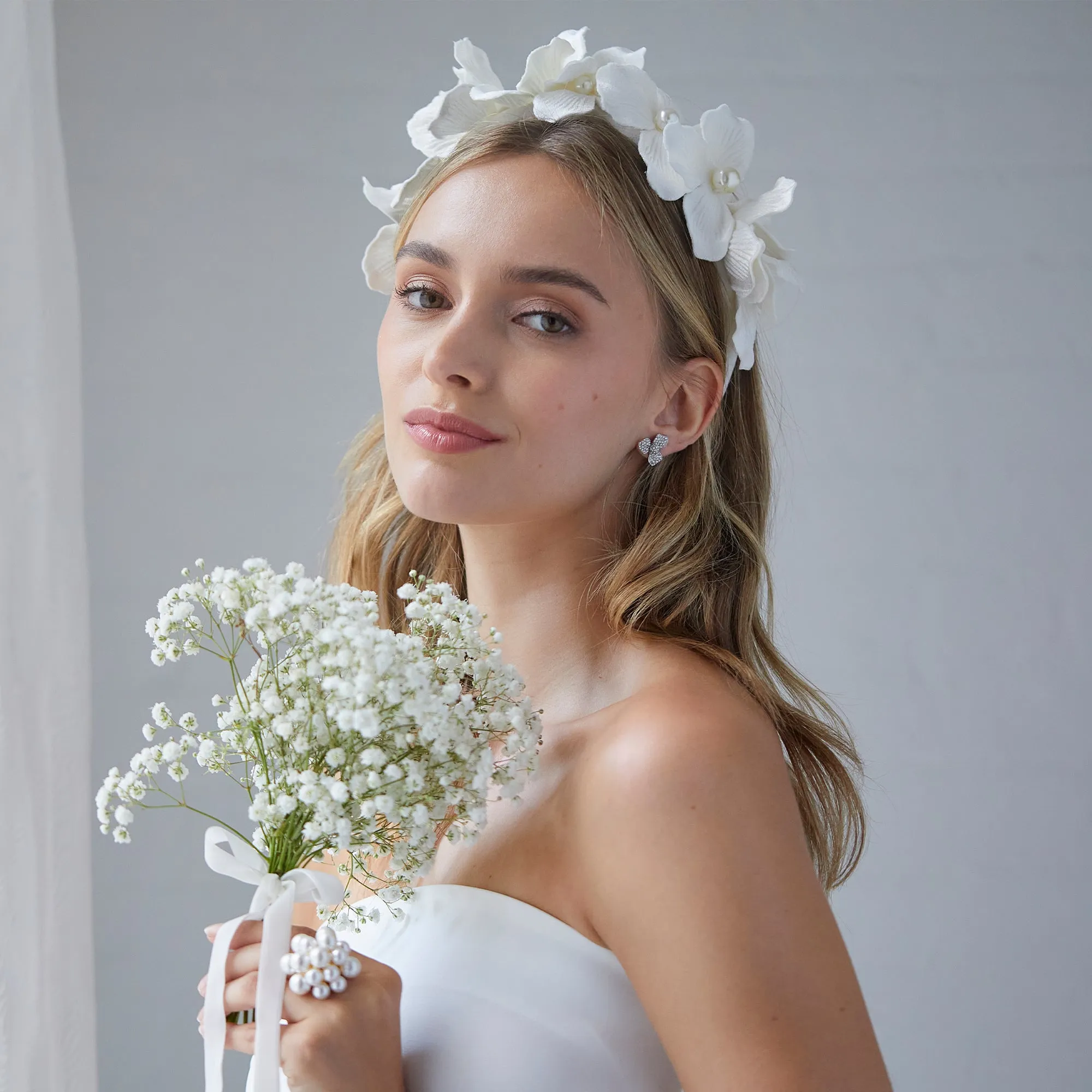 IVORY MAGNOLIA VELVET HEADBAND sold by Lele Sadoughi product image thumbnail 2