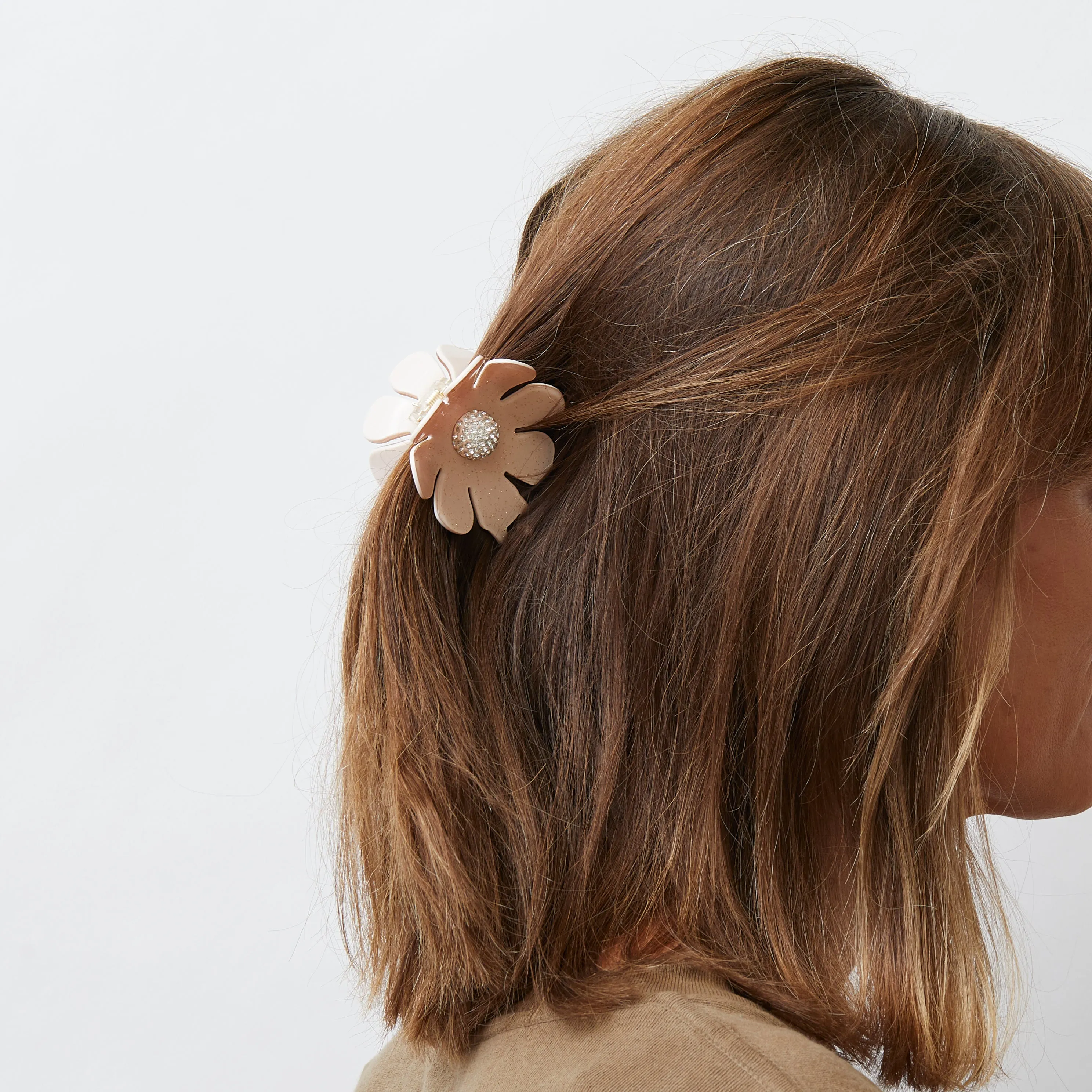 PETAL PINK SUNFLOWER CLAW CLIP sold by Lele Sadoughi product image thumbnail 4