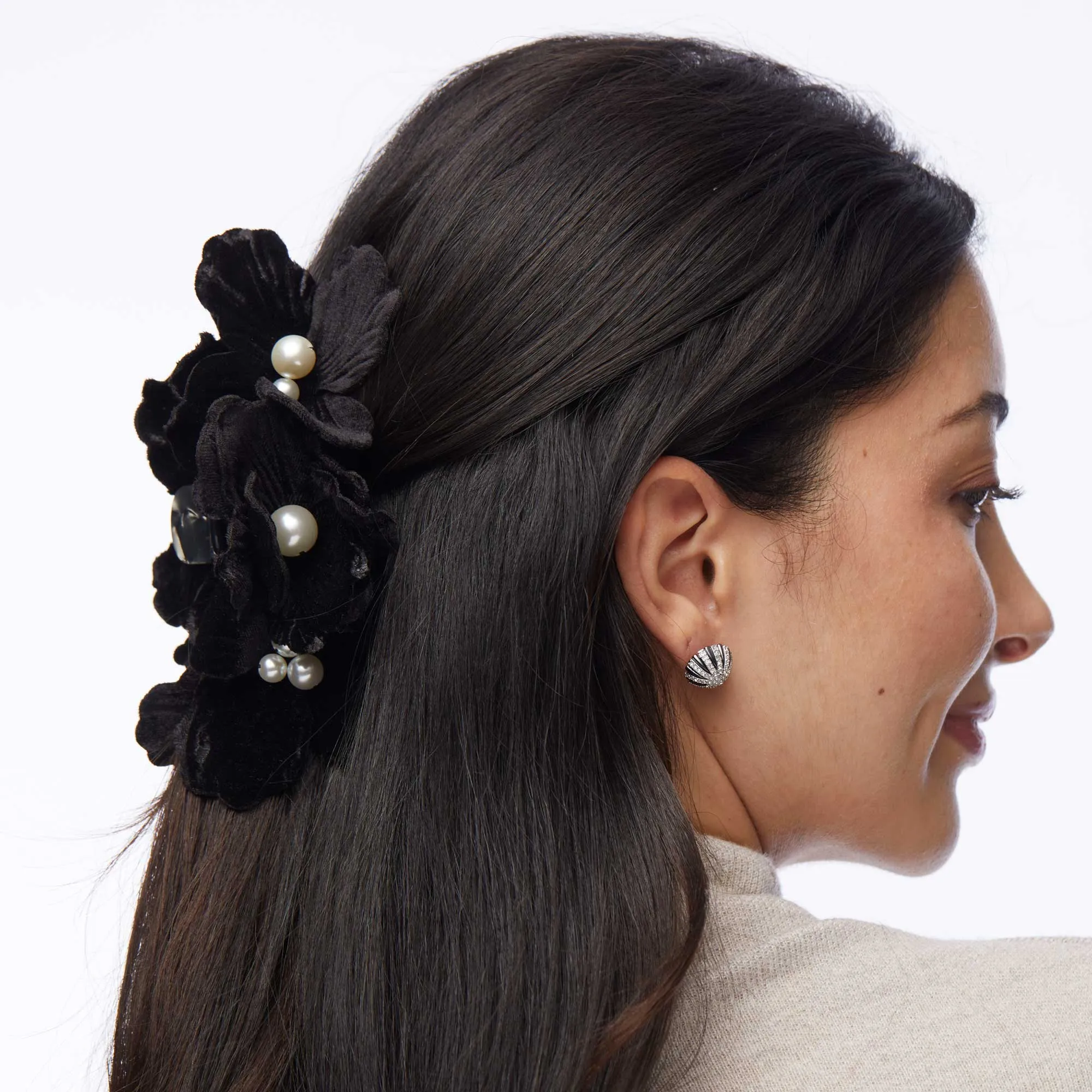 JET MAGNOLIA CLAW CLIP sold by Lele Sadoughi product image thumbnail 2