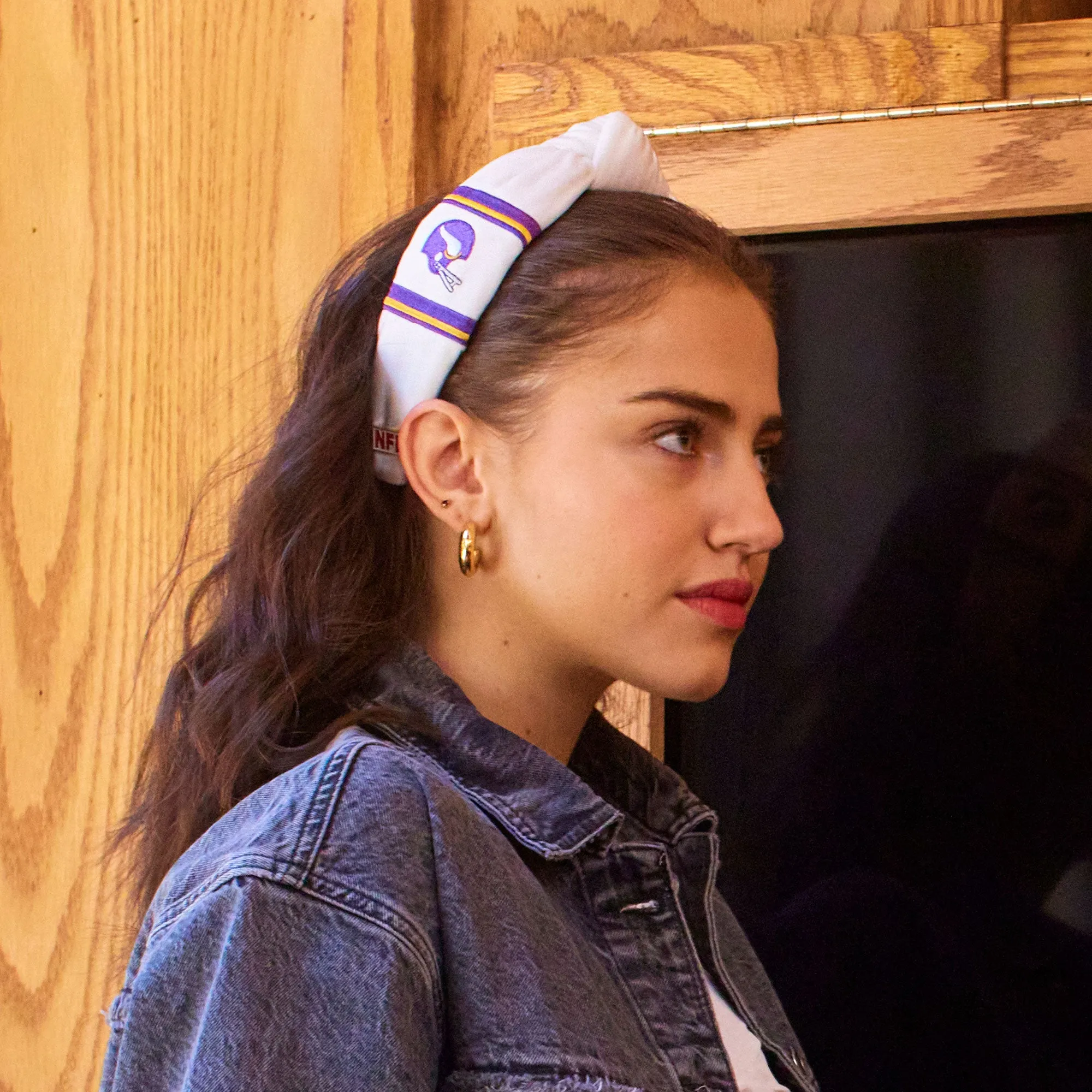 MINNESOTA VIKINGS LELE SADOUGHI X NFL IVORY EMBROIDERED KNOTTED HEADBAND sold by Lele Sadoughi product image thumbnail 2