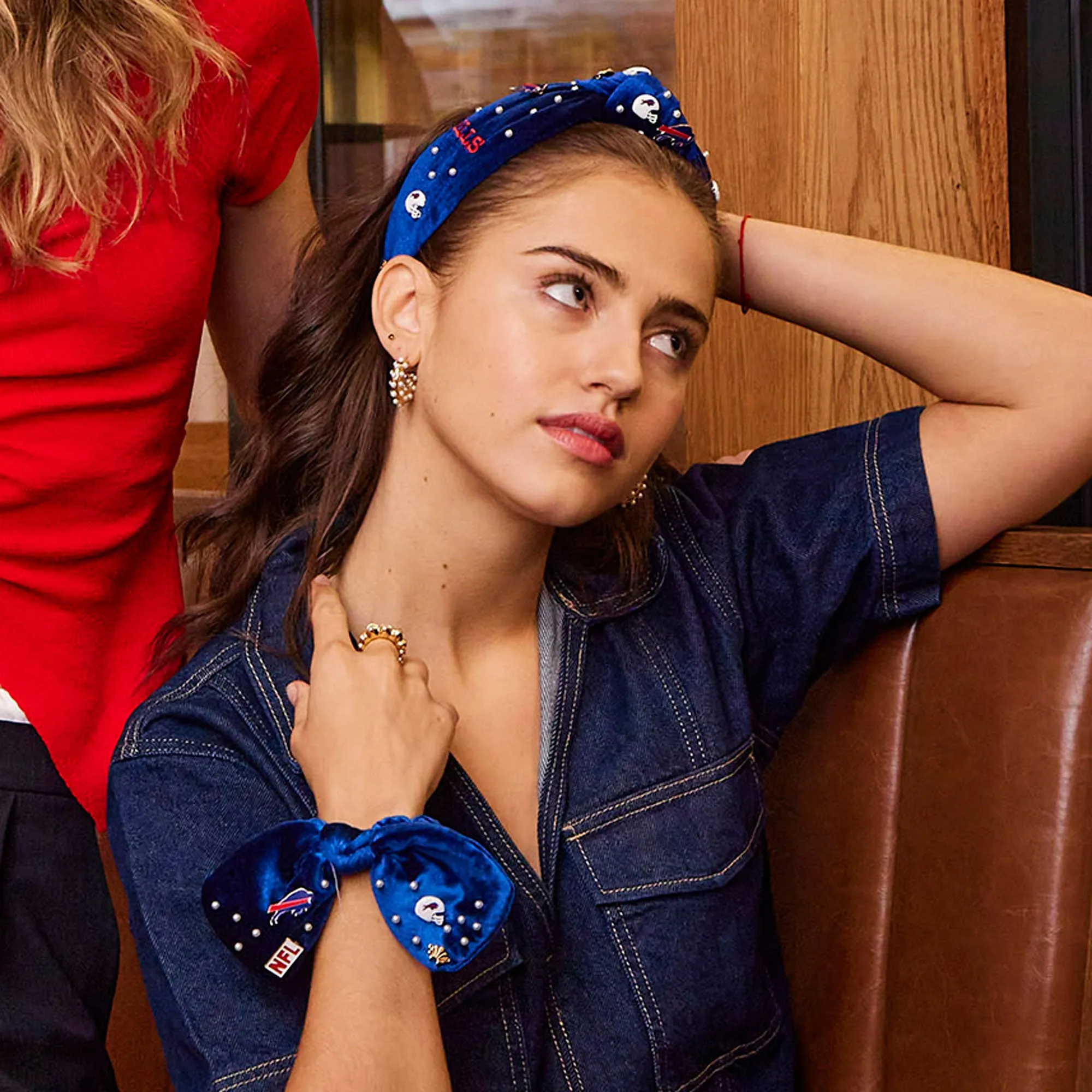 BUFFALO BILLS LELE SADOUGHI X NFL BLUE EMBELLISHED KNOTTED HEADBAND sold by Lele Sadoughi product image thumbnail 2