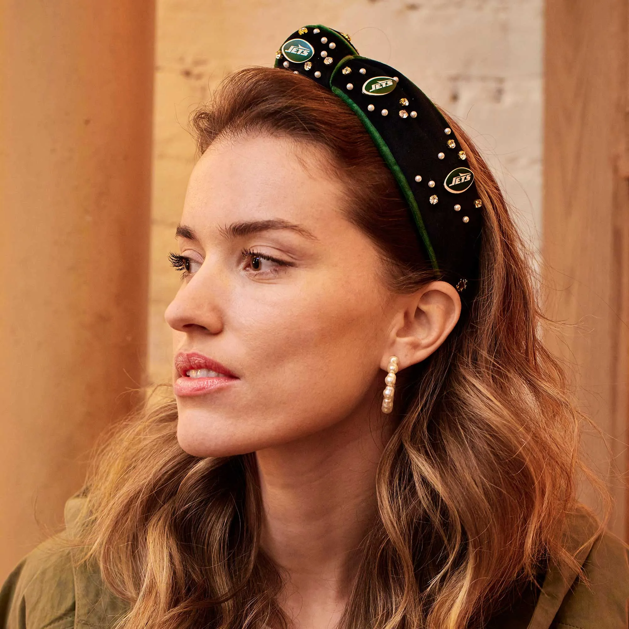 NEW YORK JETS LELE SADOUGHI X NFL JET EMBELLISHED KNOTTED HEADBAND sold by Lele Sadoughi product image thumbnail 2