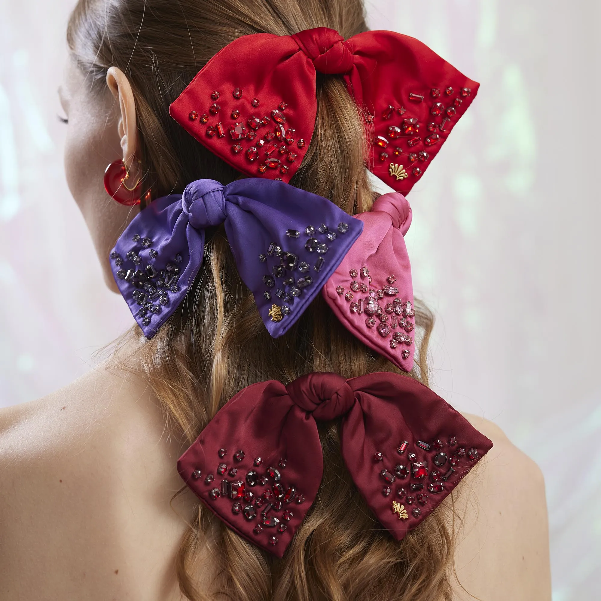 JANUARY GARNET PALOMA JEWELED BIRTHSTONE BOW sold by Lele Sadoughi product image thumbnail 2