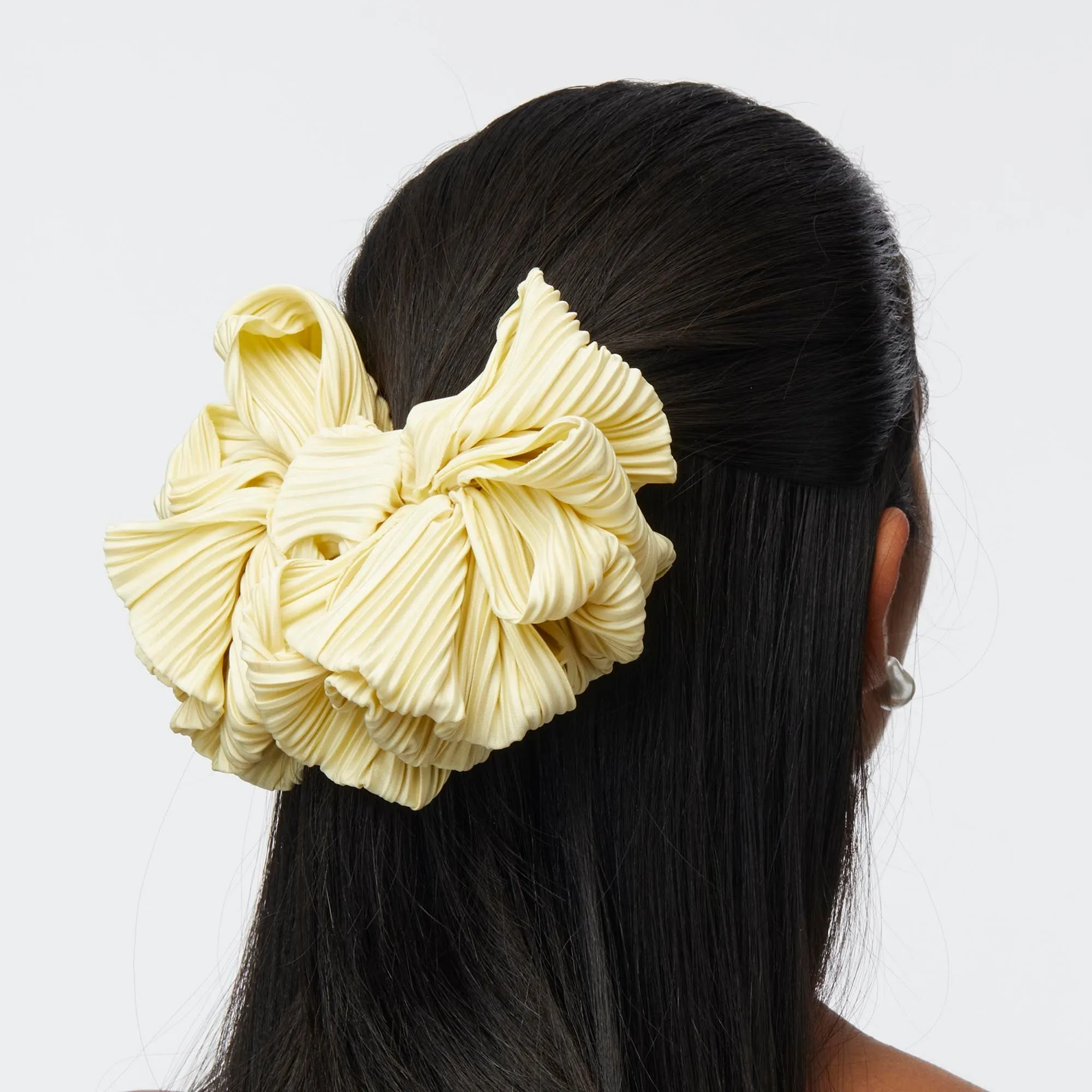 PALE YELLOW RITA CLAW CLIP sold by Lele Sadoughi product image thumbnail 2