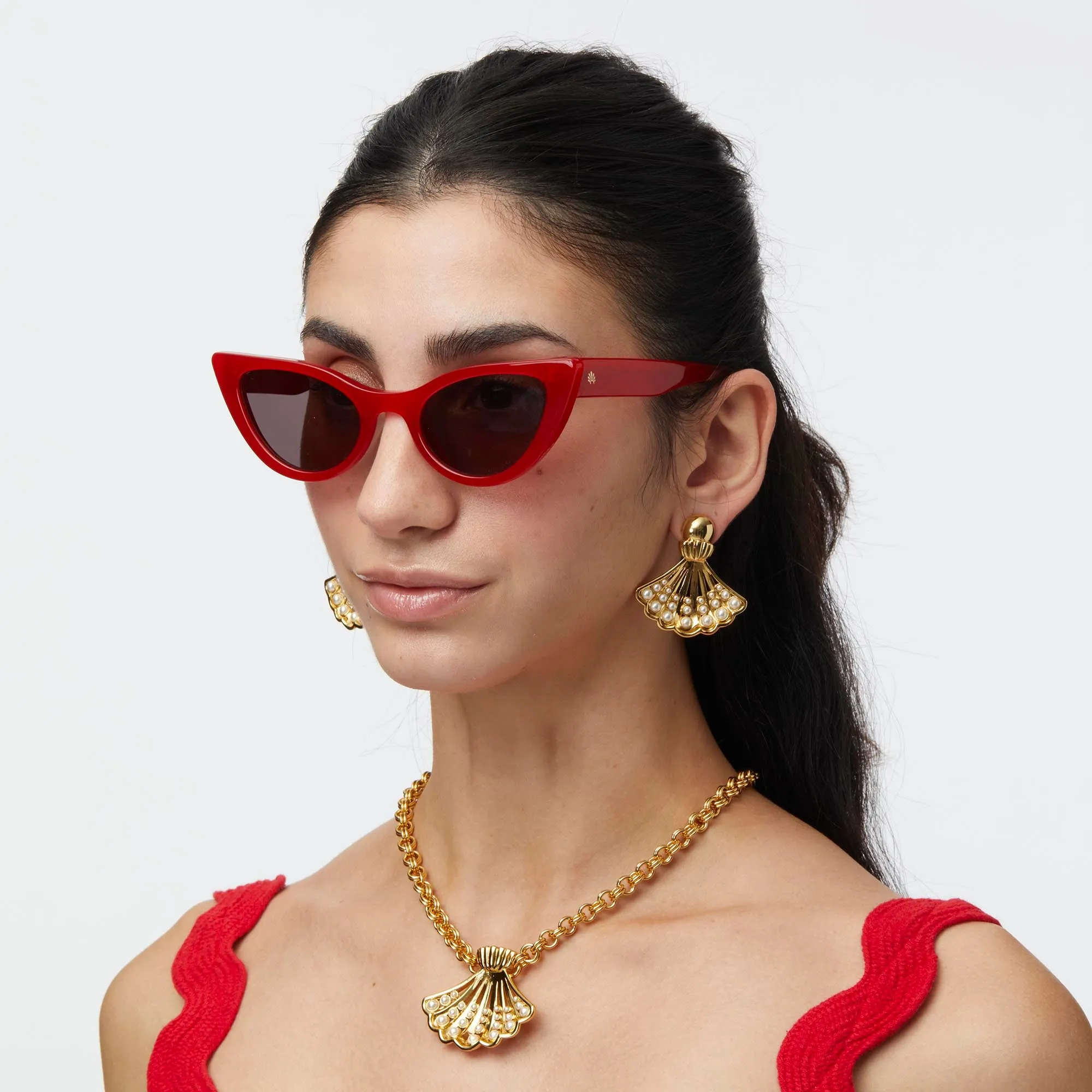 RED MYKONOS CAT EYE SUNGLASSES sold by Lele Sadoughi product image thumbnail 2