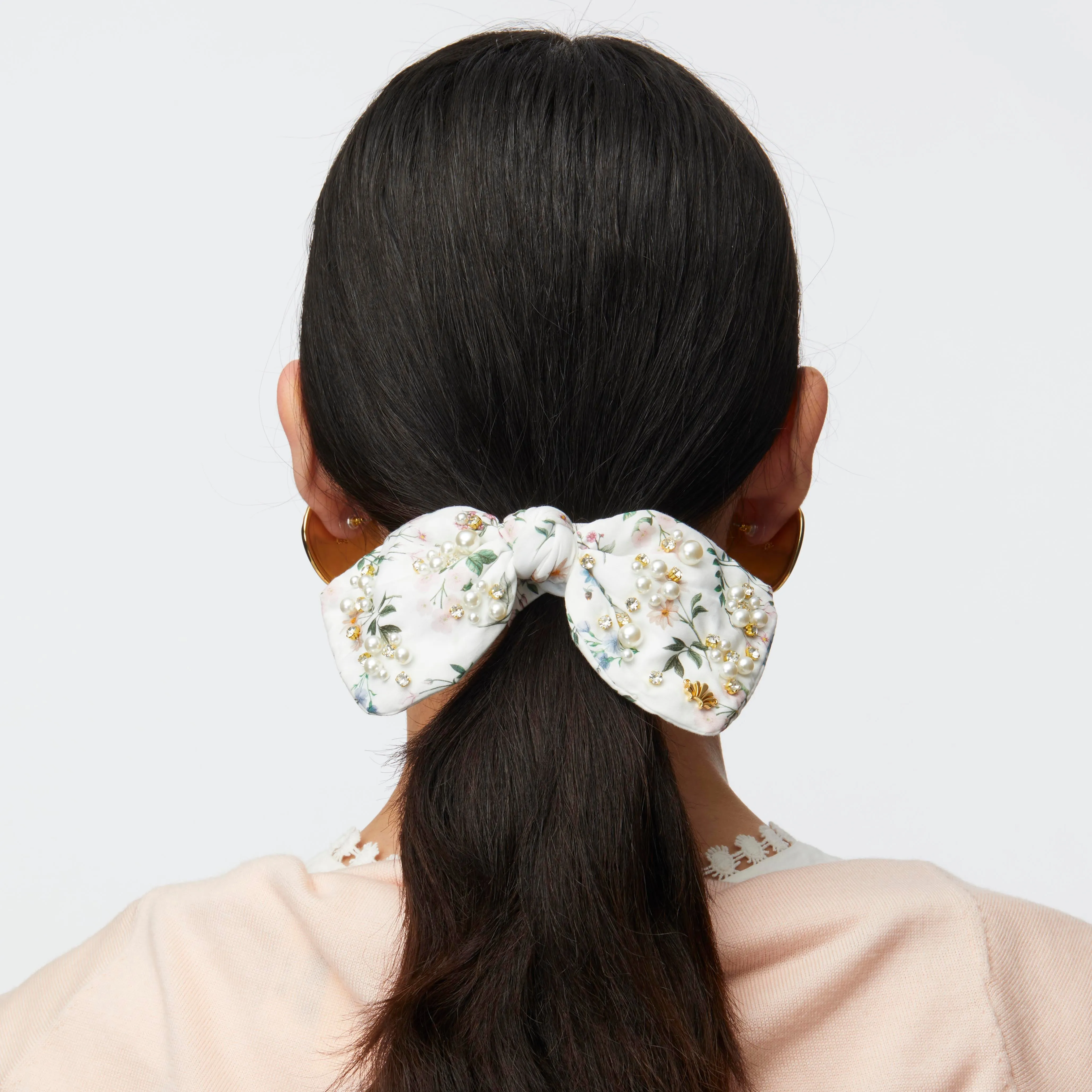 ANNIE PENNY LIBERTY PEARL CRYSTAL BOW SCRUNCHIE sold by Lele Sadoughi product image thumbnail 2