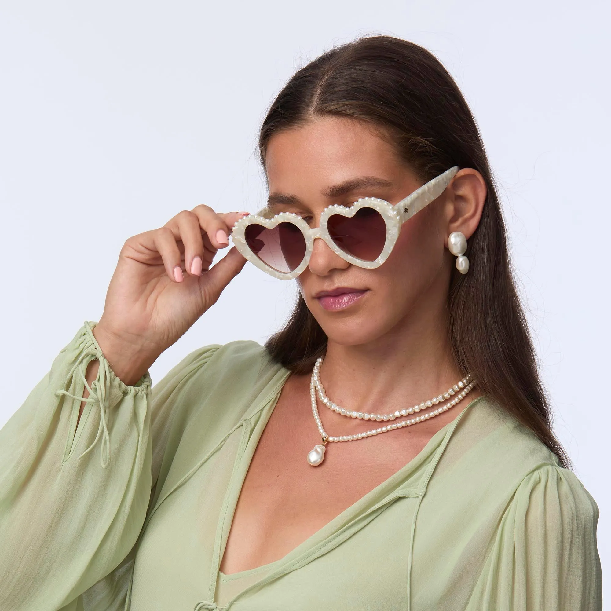 MOTHER OF PEARL SWEETHEART SUNGLASSES sold by Lele Sadoughi product image thumbnail 2