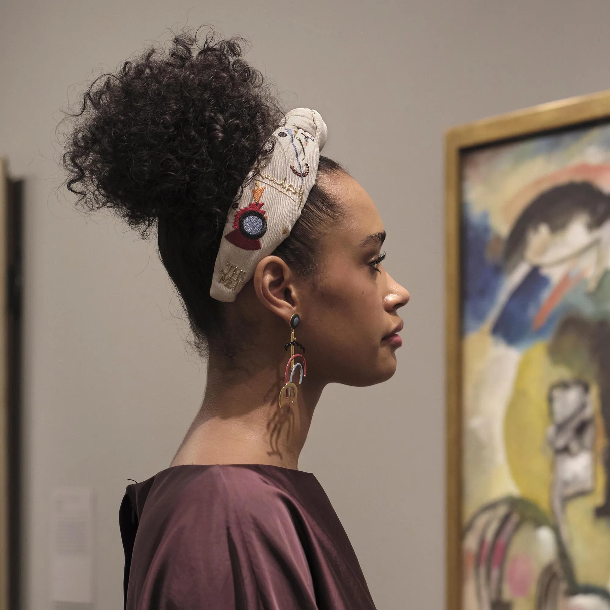 THE MET X LELE KANDINSKY VIOLETT KNOTTED EMBROIDERED HEADBAND sold by Lele Sadoughi product image thumbnail 2