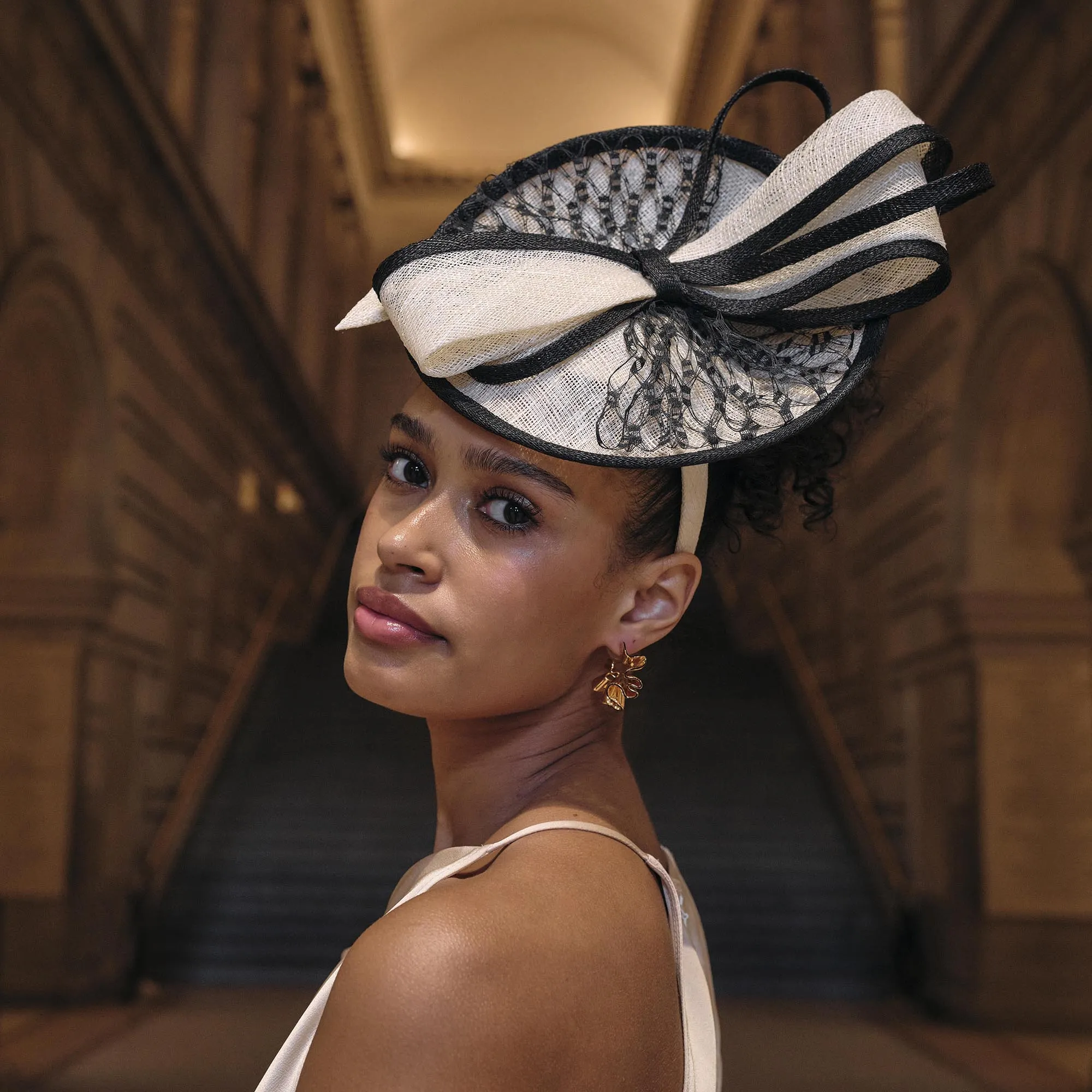 THE MET X LELE TOULOUSE LA TROUPE DE MADEMOISELLE EGLANTINE FASCINATOR sold by Lele Sadoughi product image thumbnail 2