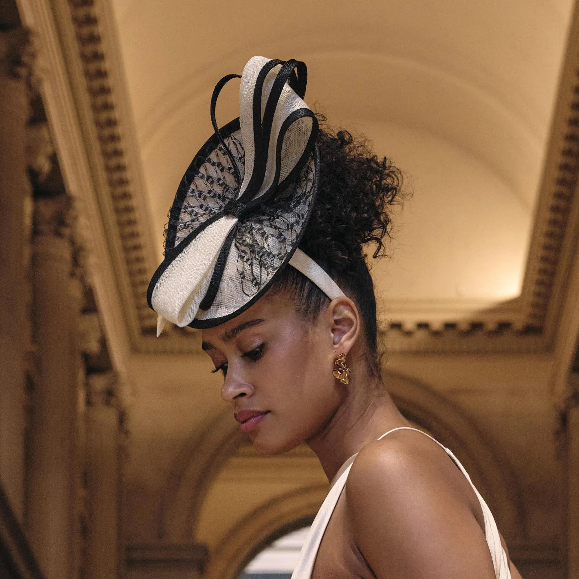 THE MET X LELE TOULOUSE LA TROUPE DE MADEMOISELLE EGLANTINE FASCINATOR sold by Lele Sadoughi product image thumbnail 3