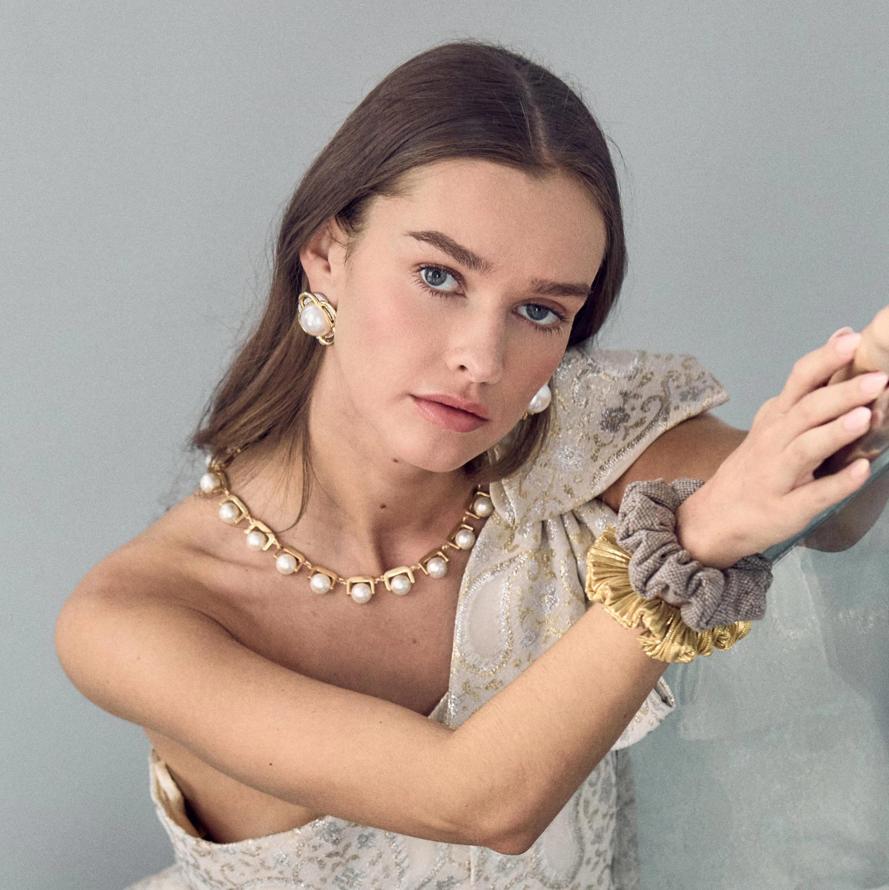 GOLD METALLIC SCRUNCHIE sold by Lele Sadoughi product image thumbnail 2