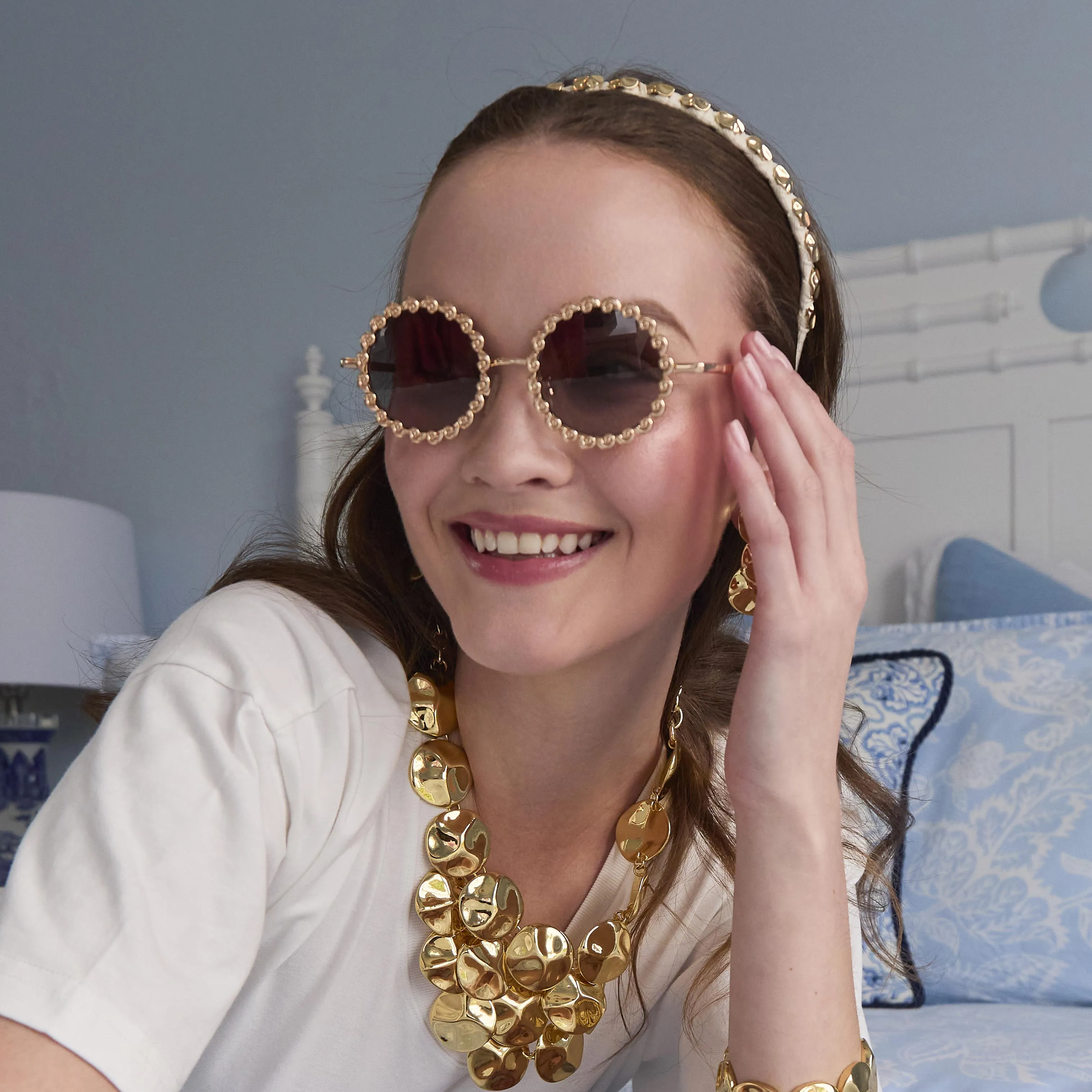 NATURAL GOLD SOCIALITE STRAND HEADBAND sold by Lele Sadoughi product image thumbnail 2