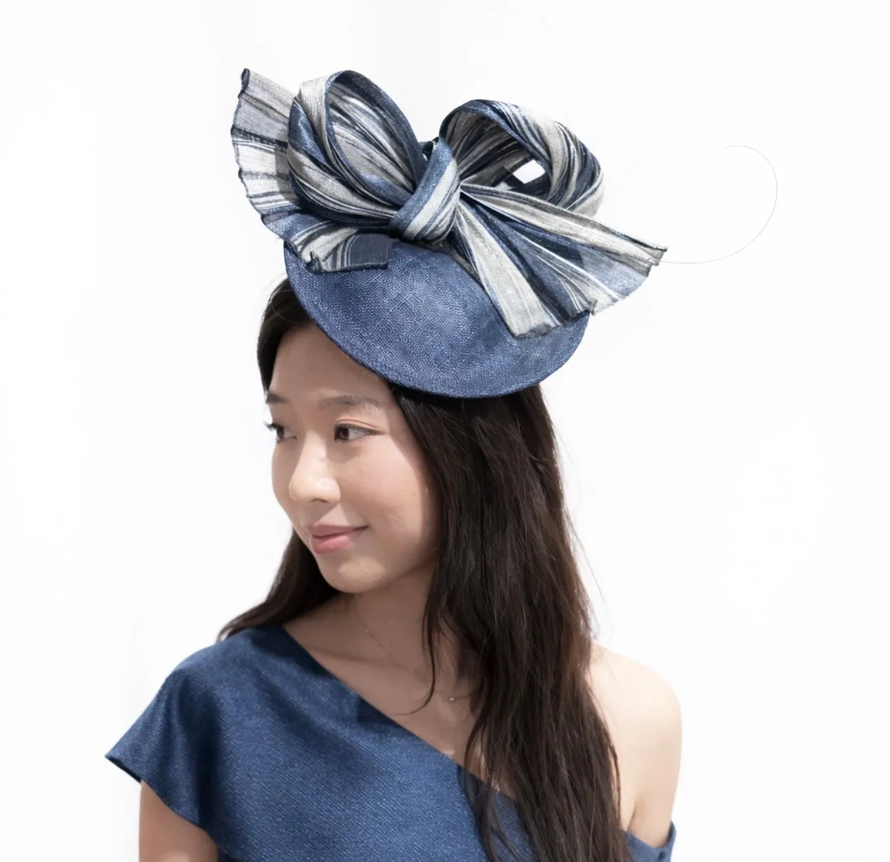 NAVY KIMBERLY FASCINATOR sold by Lele Sadoughi product image thumbnail 2