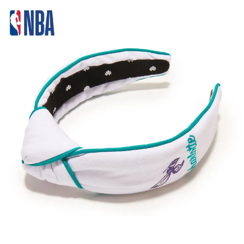 CHARLOTTE HORNETS LELE SADOUGHI / NBA WHITE EMBROIDERED KNOTTED HEADBAND sold by Lele Sadoughi
