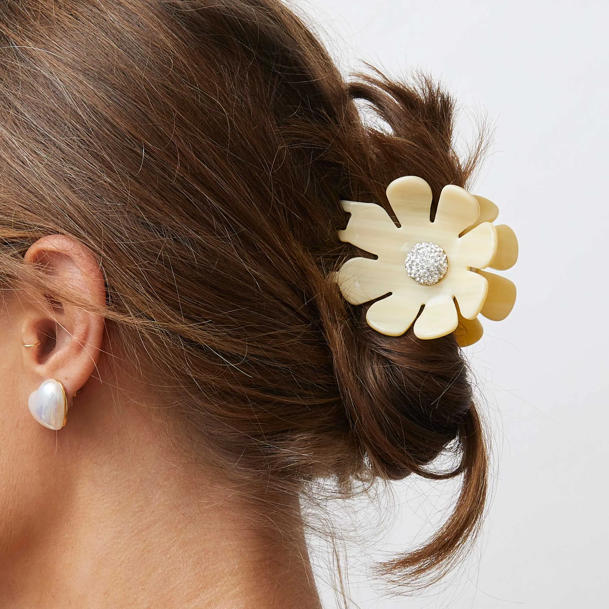 BONE SUNFLOWER CLAW CLIP sold by Lele Sadoughi product image thumbnail 2