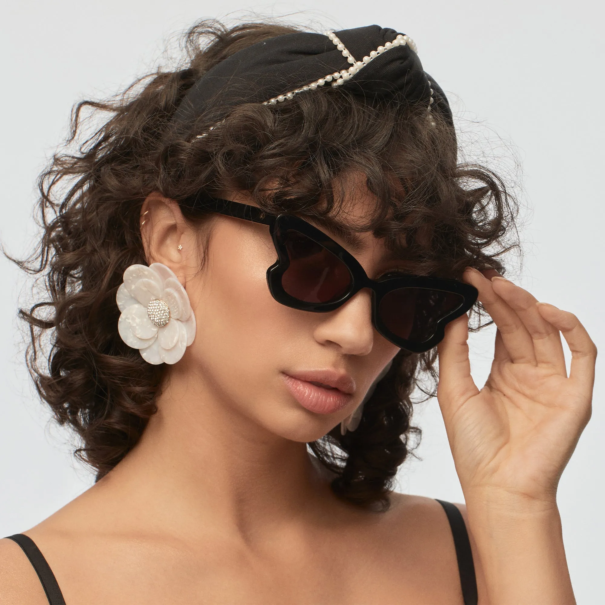 JET PEGGY SUNGLASSES sold by Lele Sadoughi product image thumbnail 2