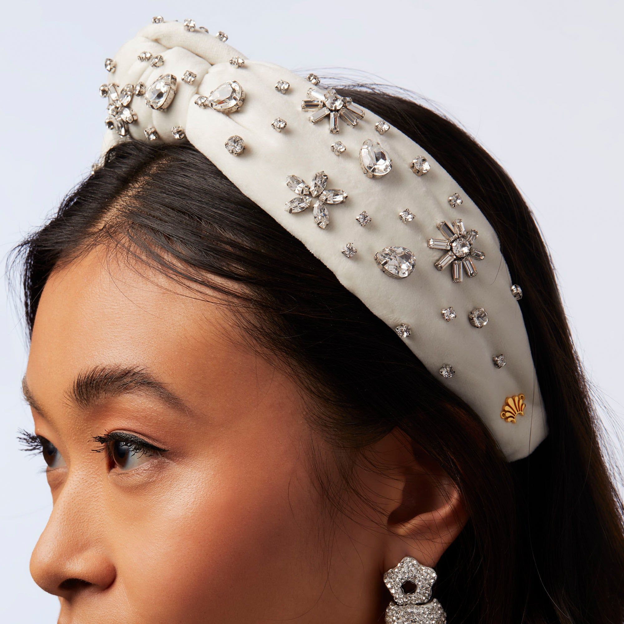 SILVER SNOW SWAROVSKI® SNOWFLAKE KNOTTED HEADBAND sold by Lele Sadoughi product image thumbnail 4