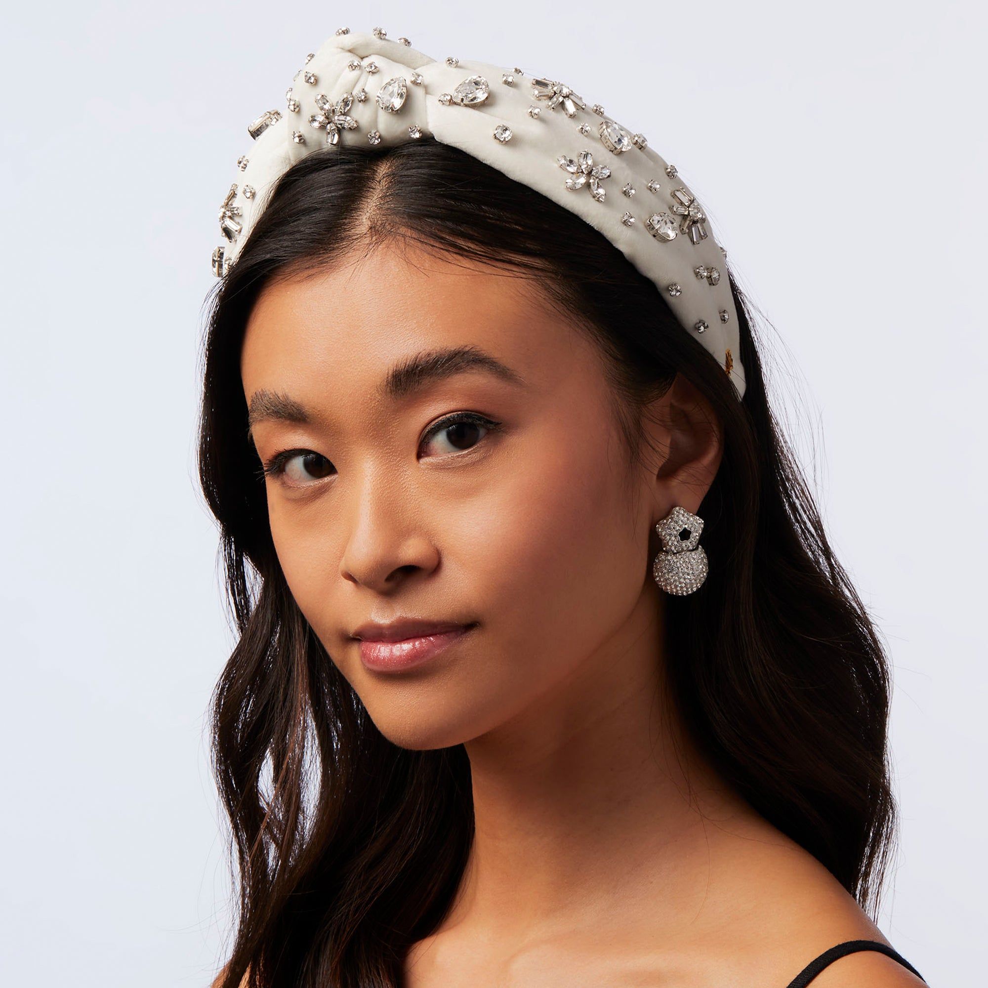SILVER SNOW SWAROVSKI® SNOWFLAKE KNOTTED HEADBAND sold by Lele Sadoughi product image thumbnail 2