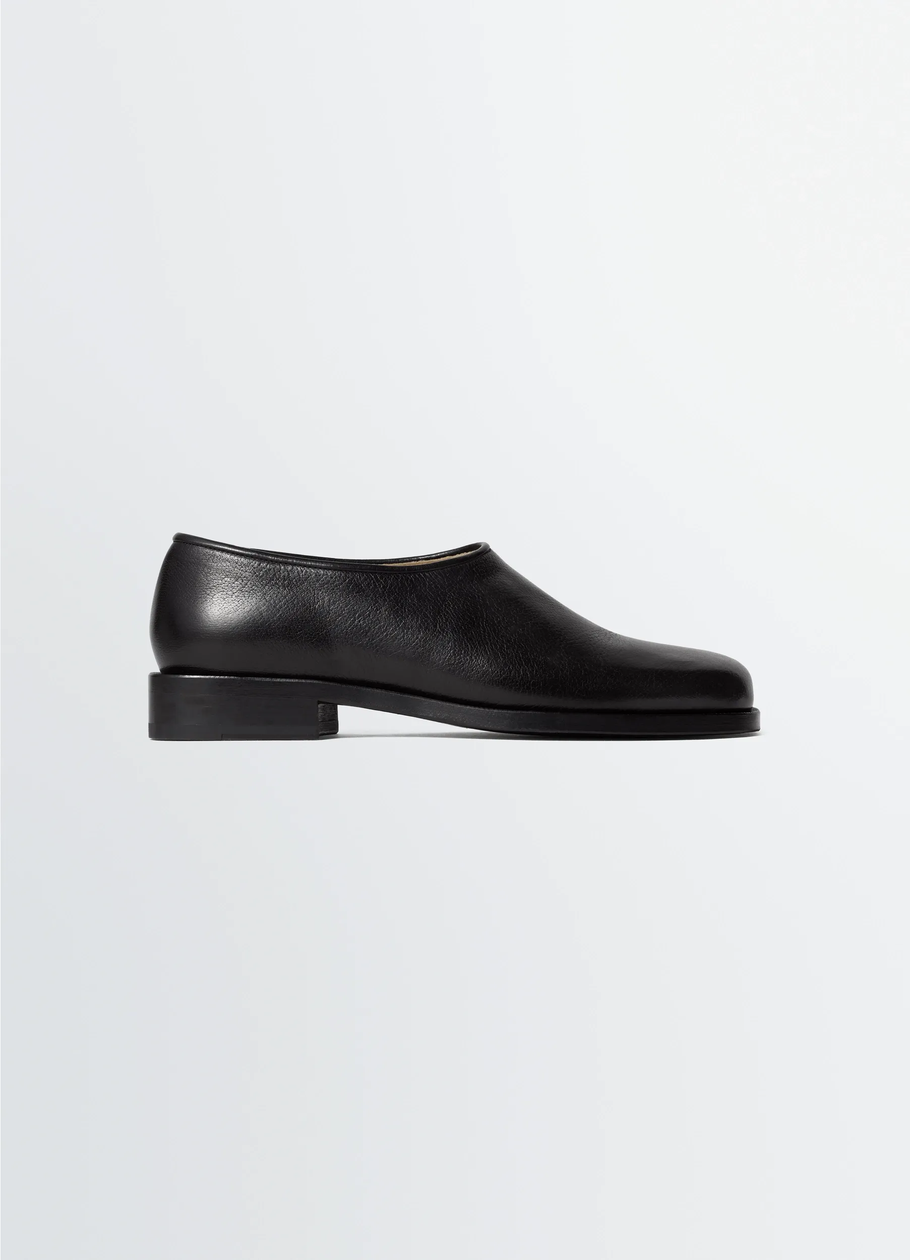 ANATOMIC SLIP ON IN LEATHER sold by Lemaire