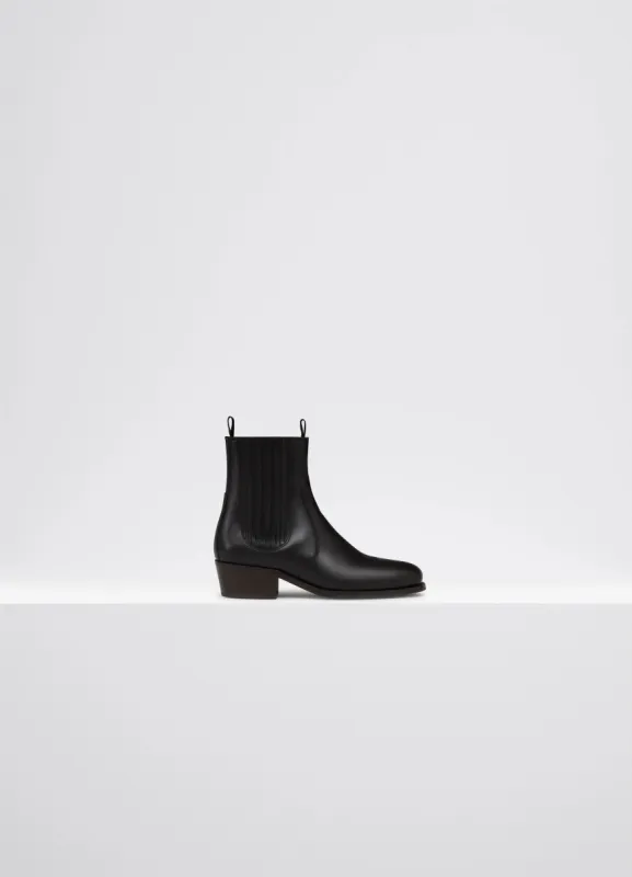 CHELSEA BOOTS IN LEATHER made by Lemaire