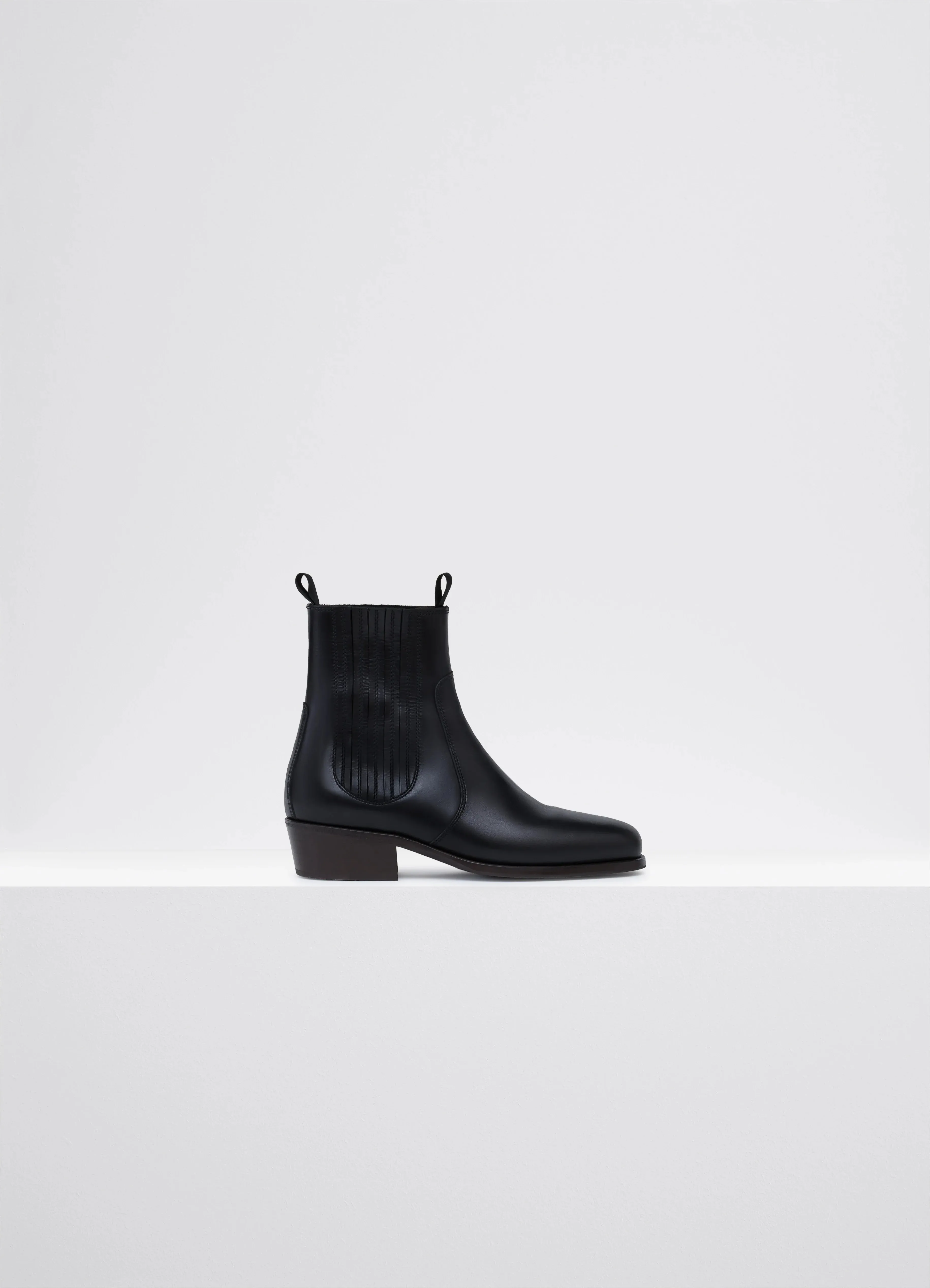 CHELSEA BOOTS IN LEATHER sold by Lemaire