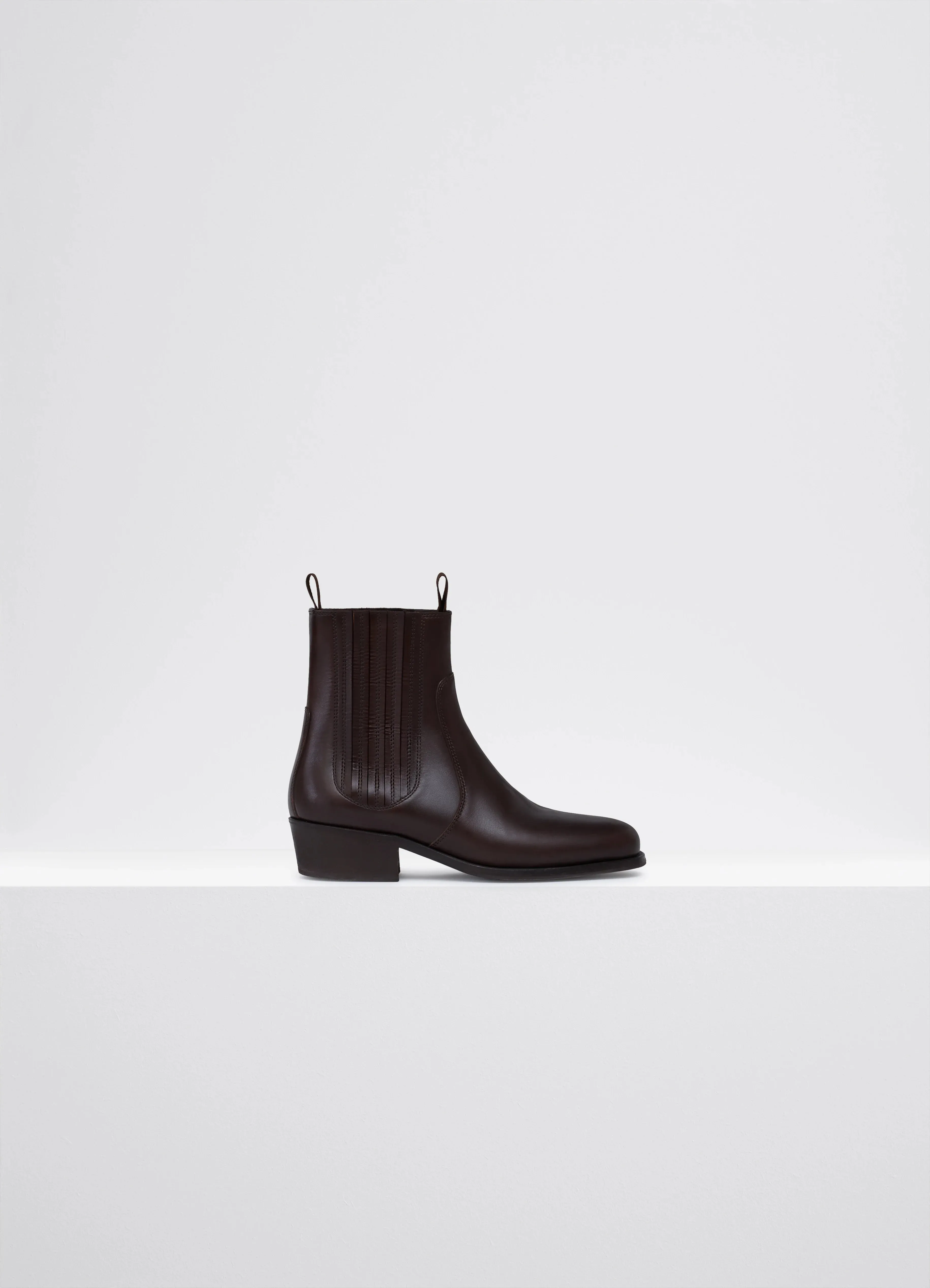 CHELSEA BOOTS IN LEATHER sold by Lemaire