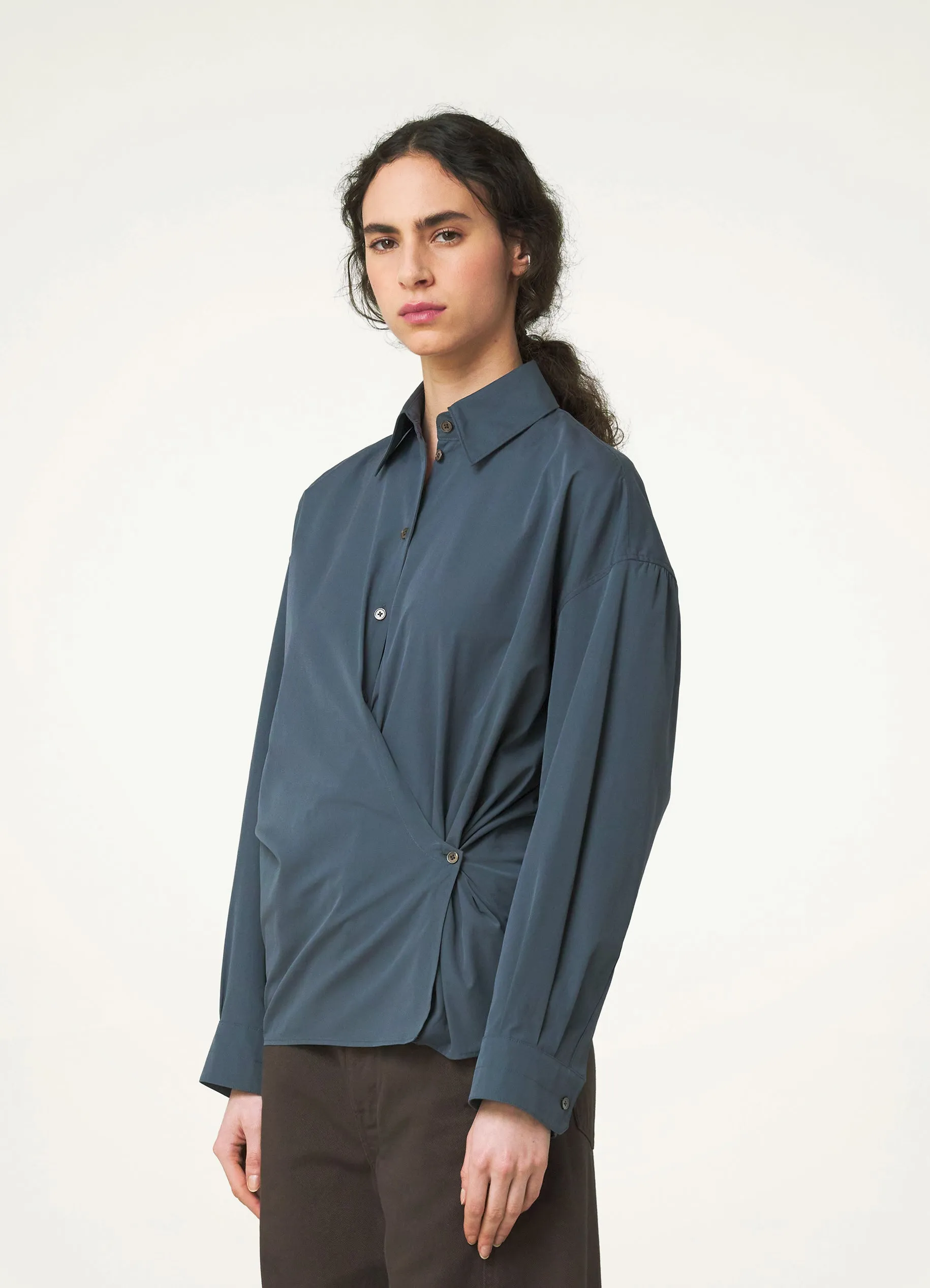 STRAIGHT COLLAR TWISTED SHIRT sold by Lemaire