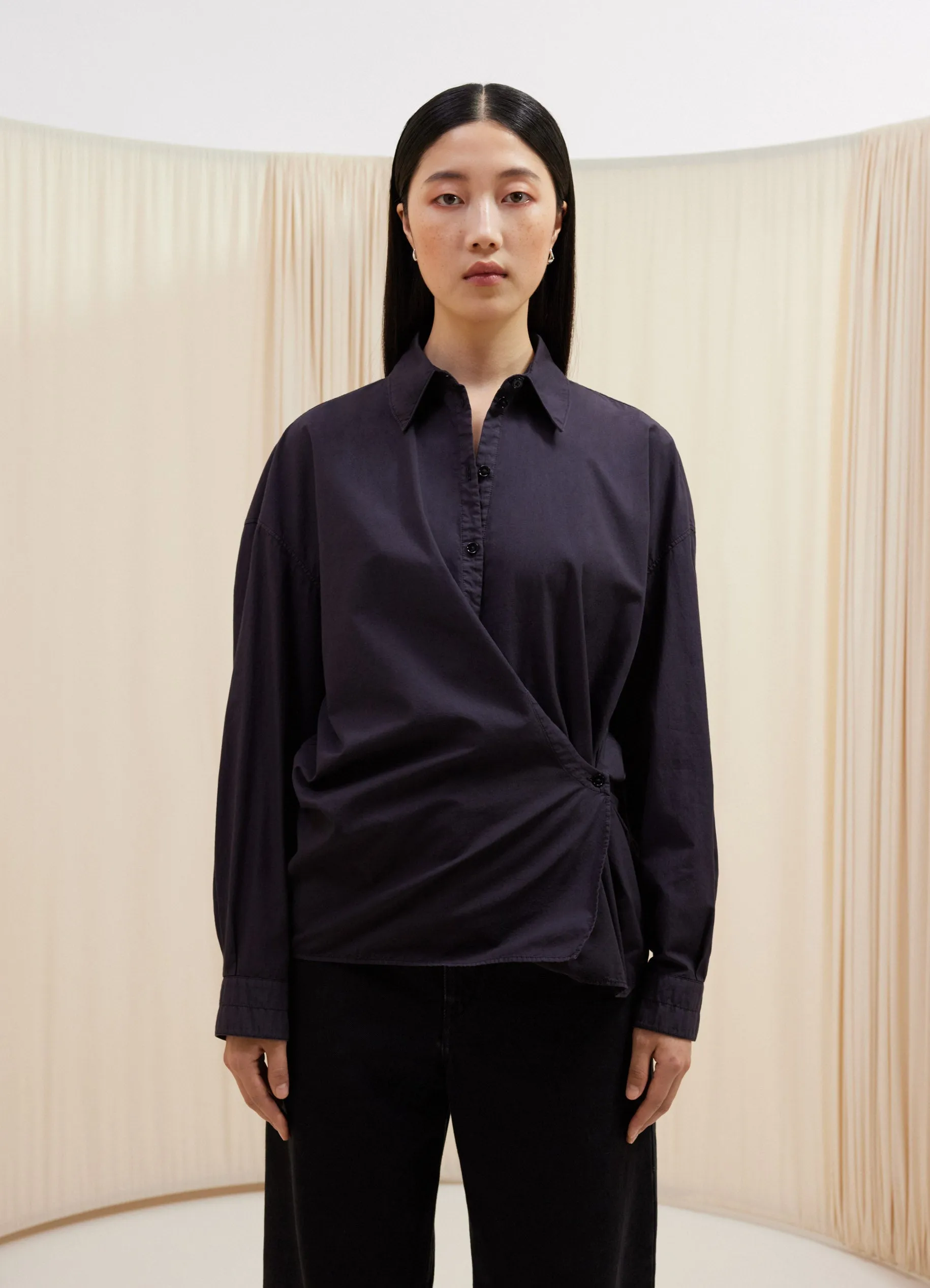 STRAIGHT COLLAR TWISTED SHIRT sold by Lemaire