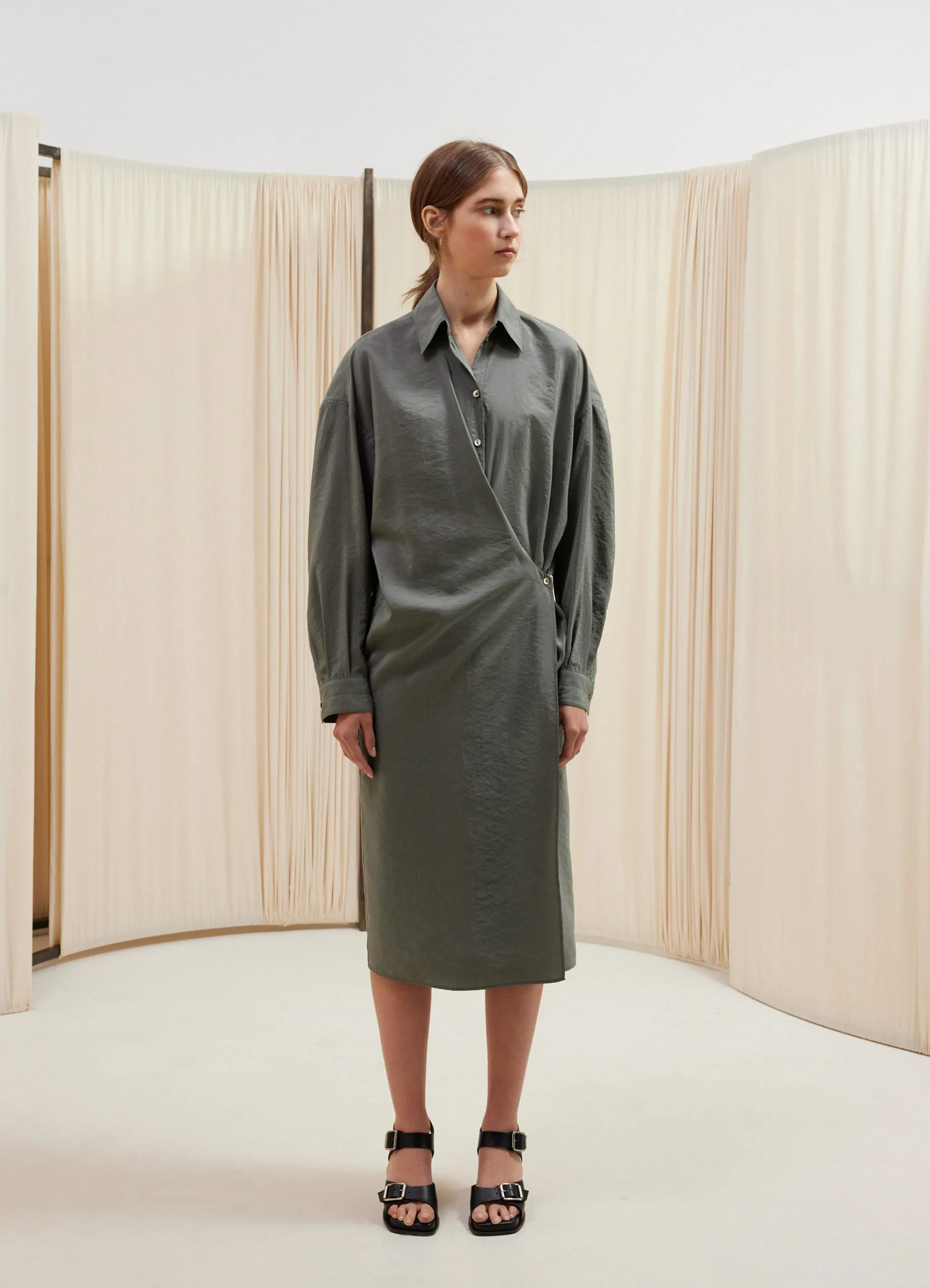 STRAIGHT COLLAR TWISTED DRESS sold by Lemaire