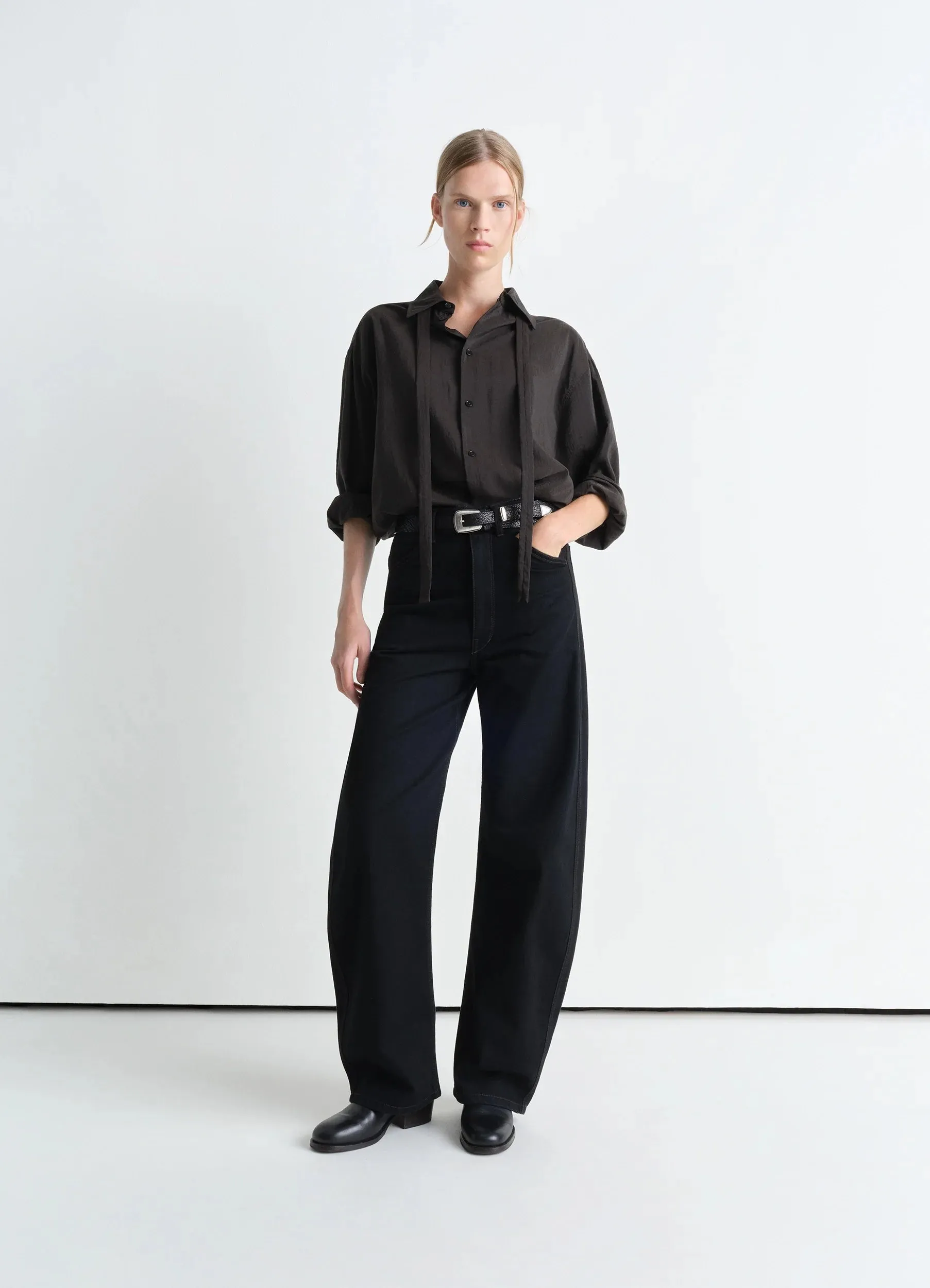 HIGH WAISTED CURVED PANTS sold by Lemaire