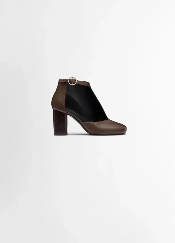 CUT OUT ANKLE BOOTS made by Lemaire
