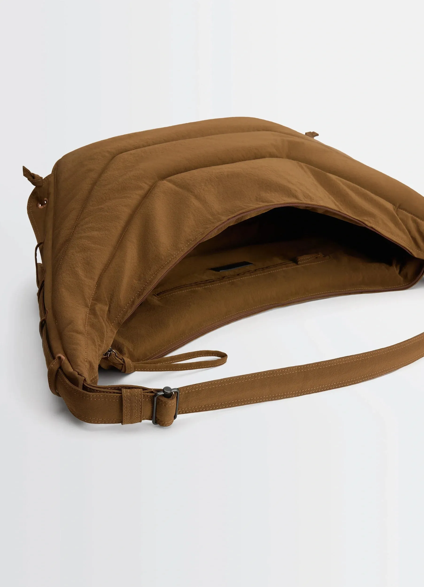 LARGE SOFT GAME BAG sold by Lemaire product image thumbnail 4