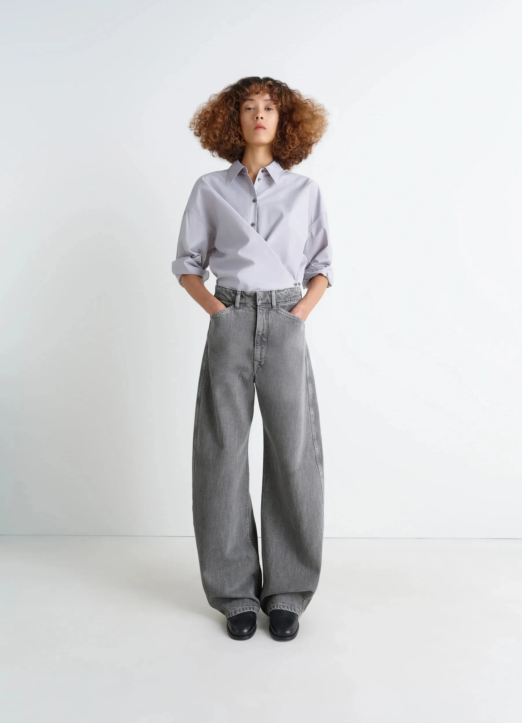 HIGH WAISTED CURVED PANTS sold by Lemaire