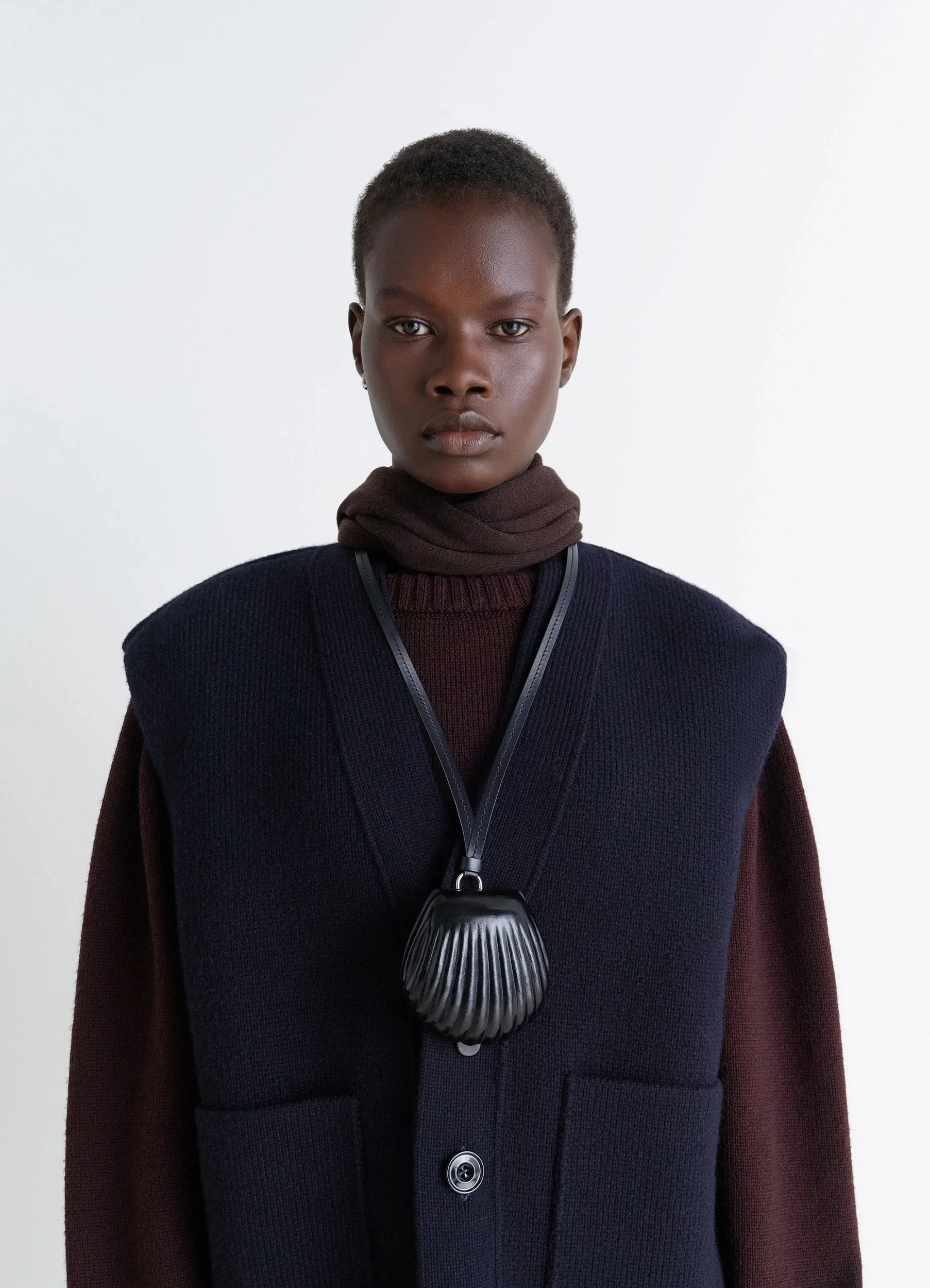 CARLOS SHELL COIN PURSE NECKLACE IN LEATHER sold by Lemaire product image thumbnail 3