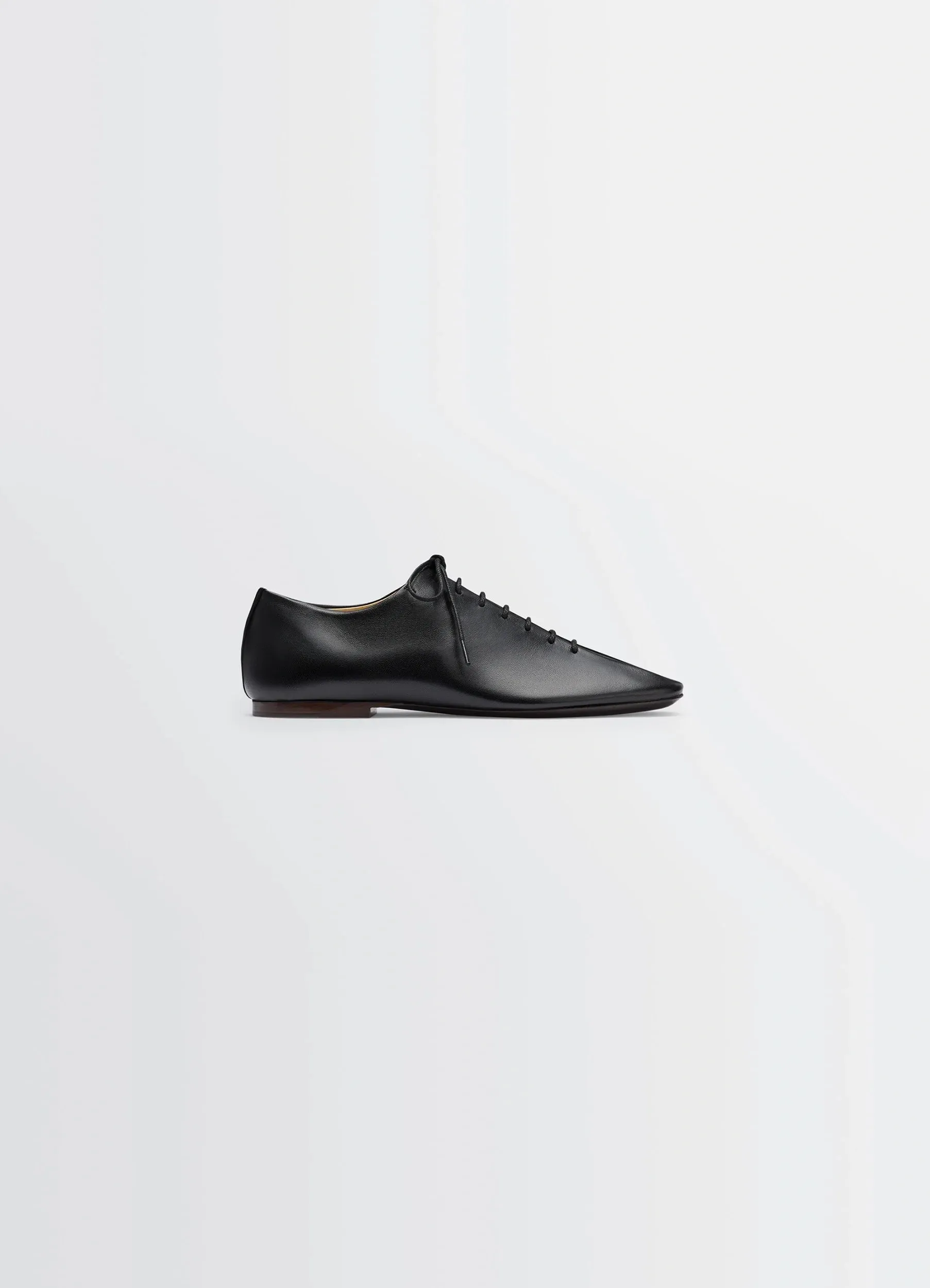 SOURIS FLAT CLASSIC DERBIES IN SHINY NAPPA LAMB LEATHER sold by Lemaire