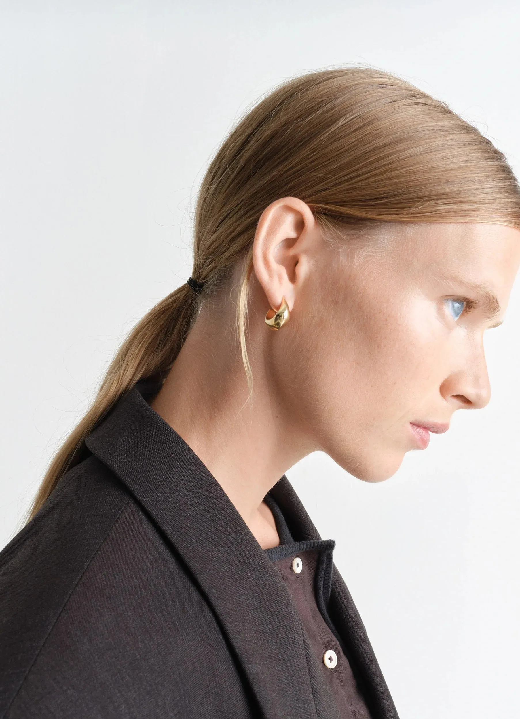 CURVED MINI DROP EARRINGS IN VERMEIL sold by Lemaire product image thumbnail 2