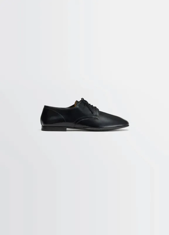 DANCE DERBIES sold by Lemaire