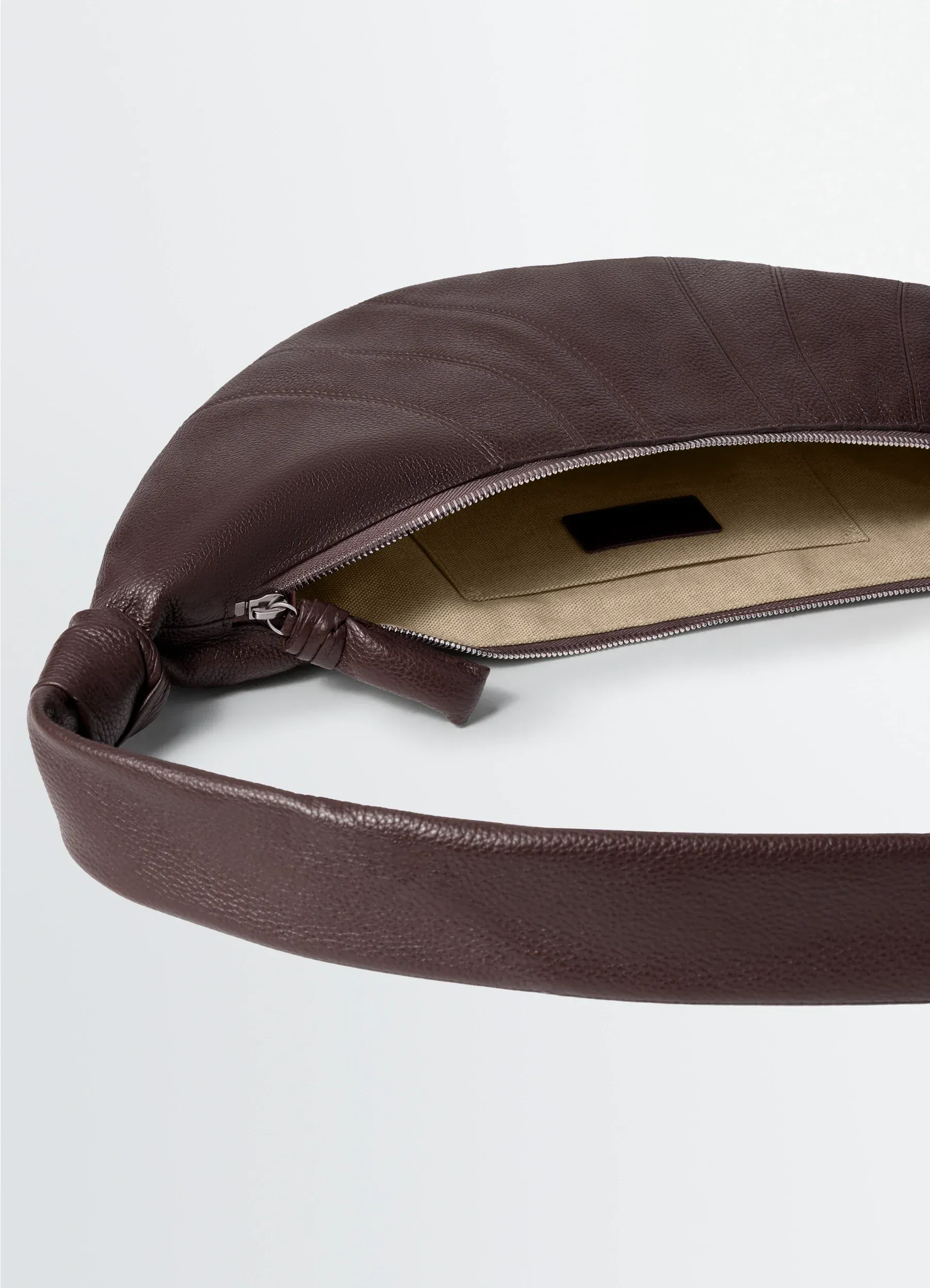 MEDIUM CROISSANT BAG IN LEATHER sold by Lemaire product image thumbnail 4