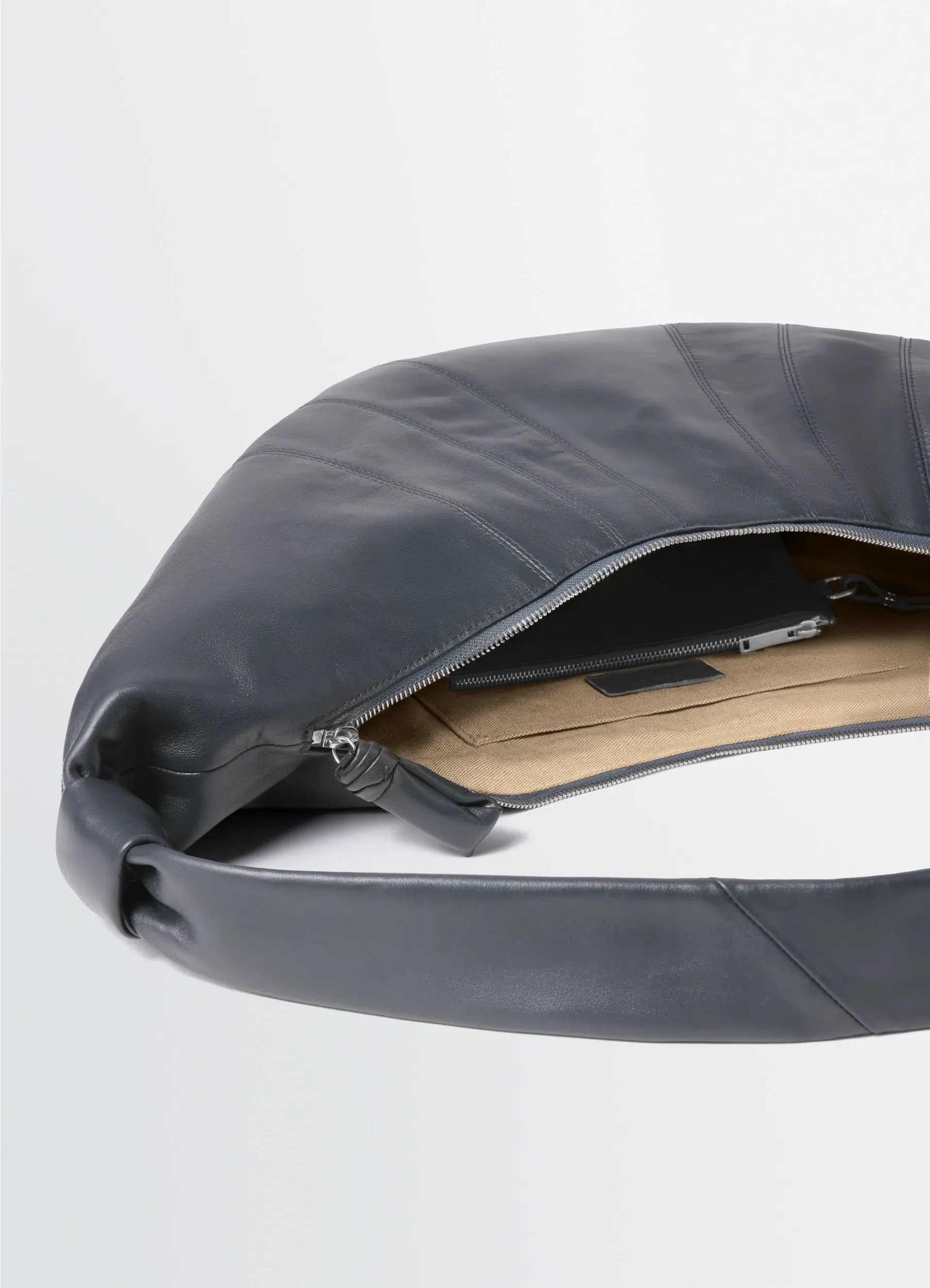 LARGE CROISSANT BAG IN LEATHER sold by Lemaire product image thumbnail 4