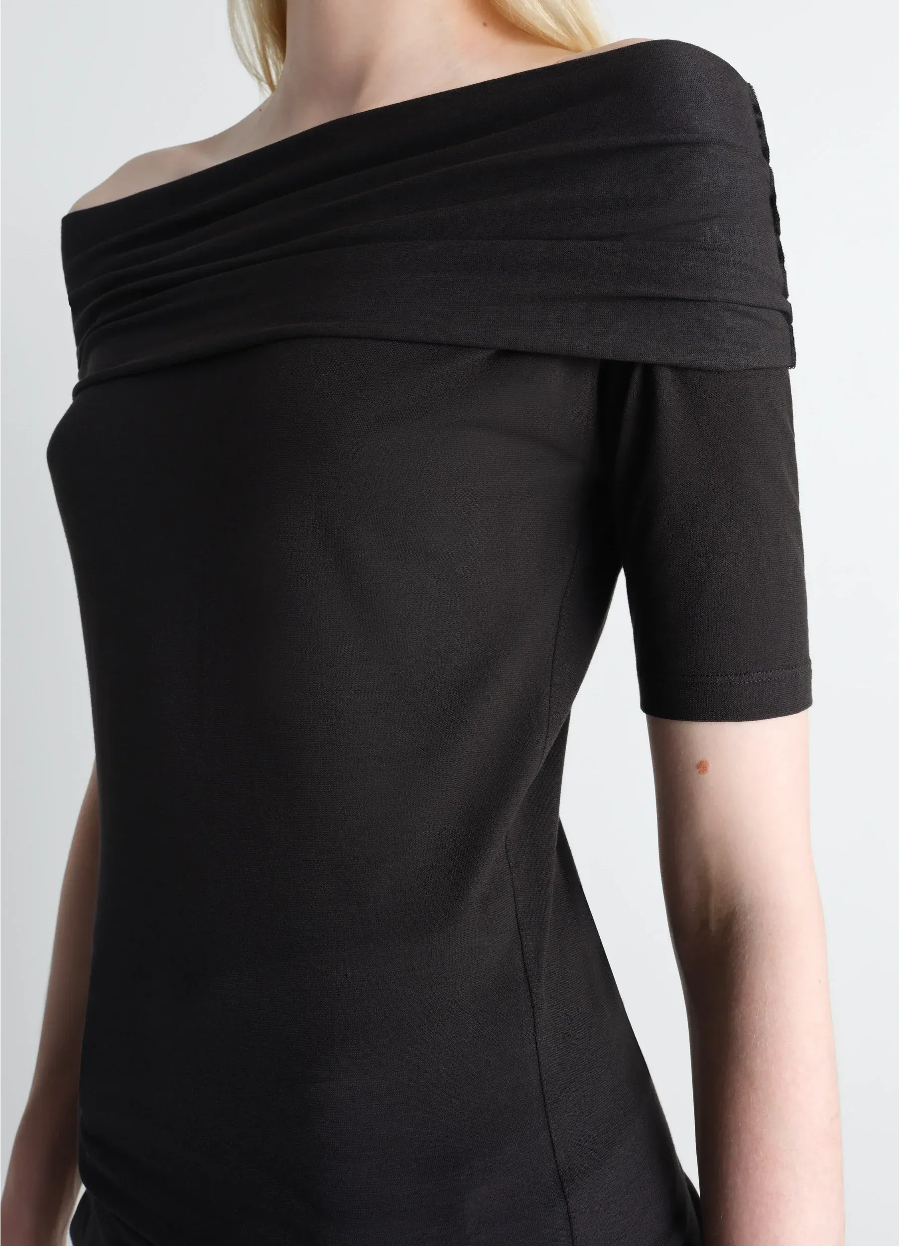 SHORT SLEEVE TWISTED TOP IN JERSEY sold by Lemaire product image thumbnail 3