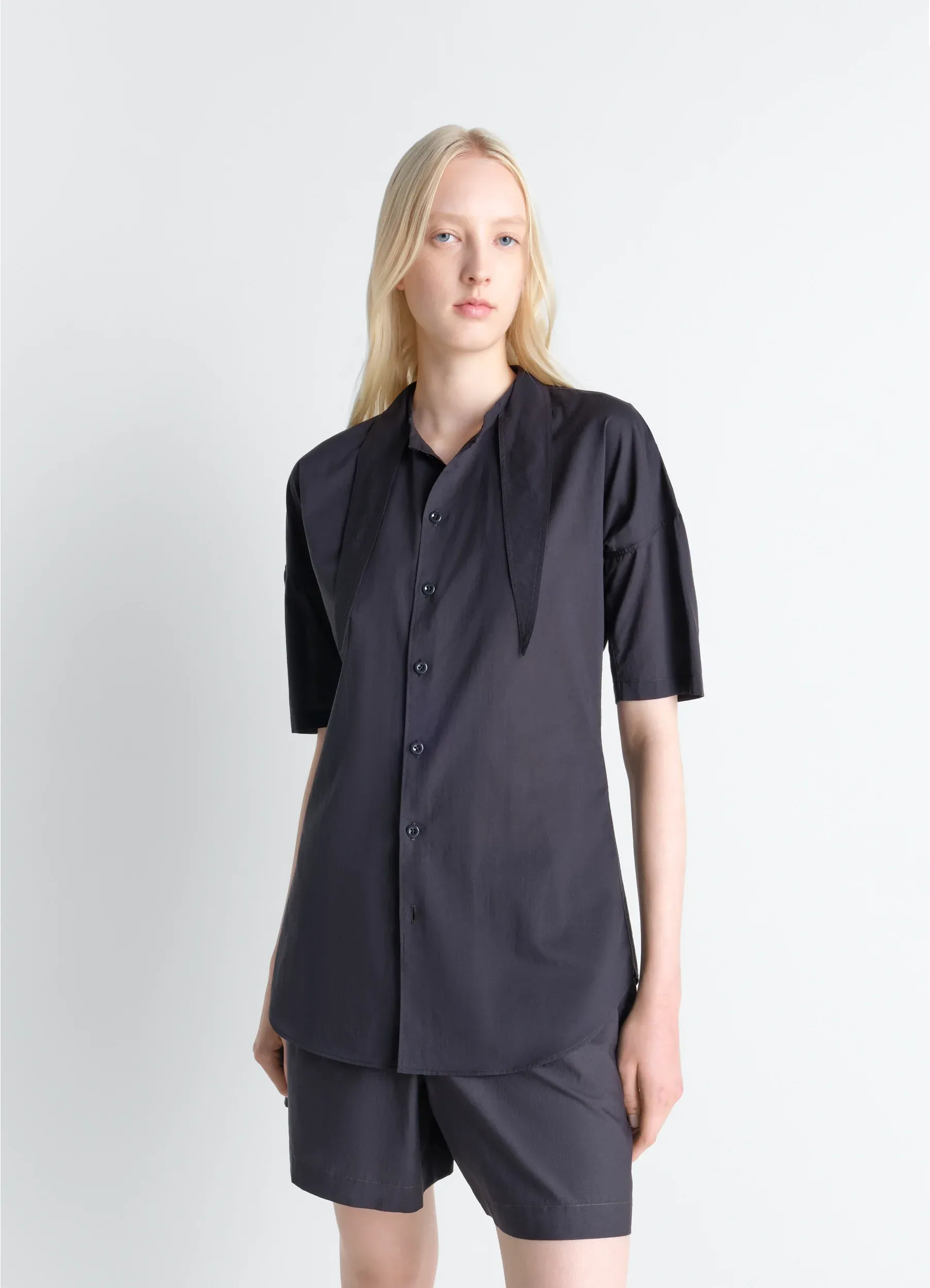 SHORT SLEEVE SHIRT WITH FOULARD IN WASHED COTTON MUSLIN sold by Lemaire product image thumbnail 4