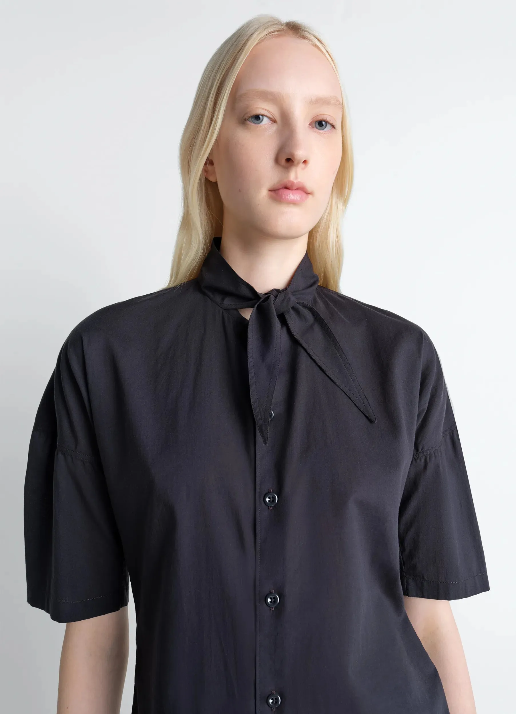 SHORT SLEEVE SHIRT WITH FOULARD IN WASHED COTTON MUSLIN sold by Lemaire product image thumbnail 2