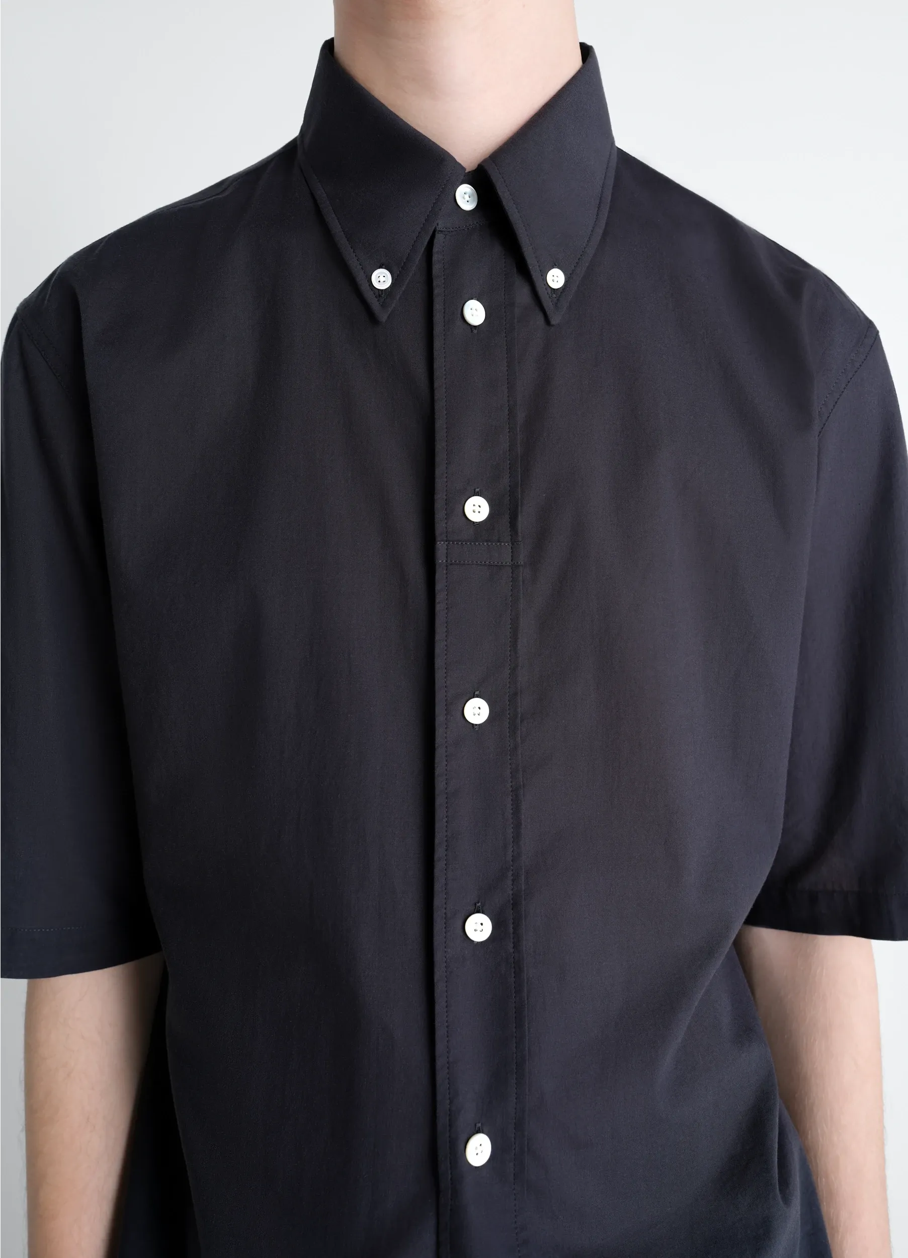 SHORT SLEEVE SHIRT IN WASHED COTTON MUSLIN sold by Lemaire product image thumbnail 3
