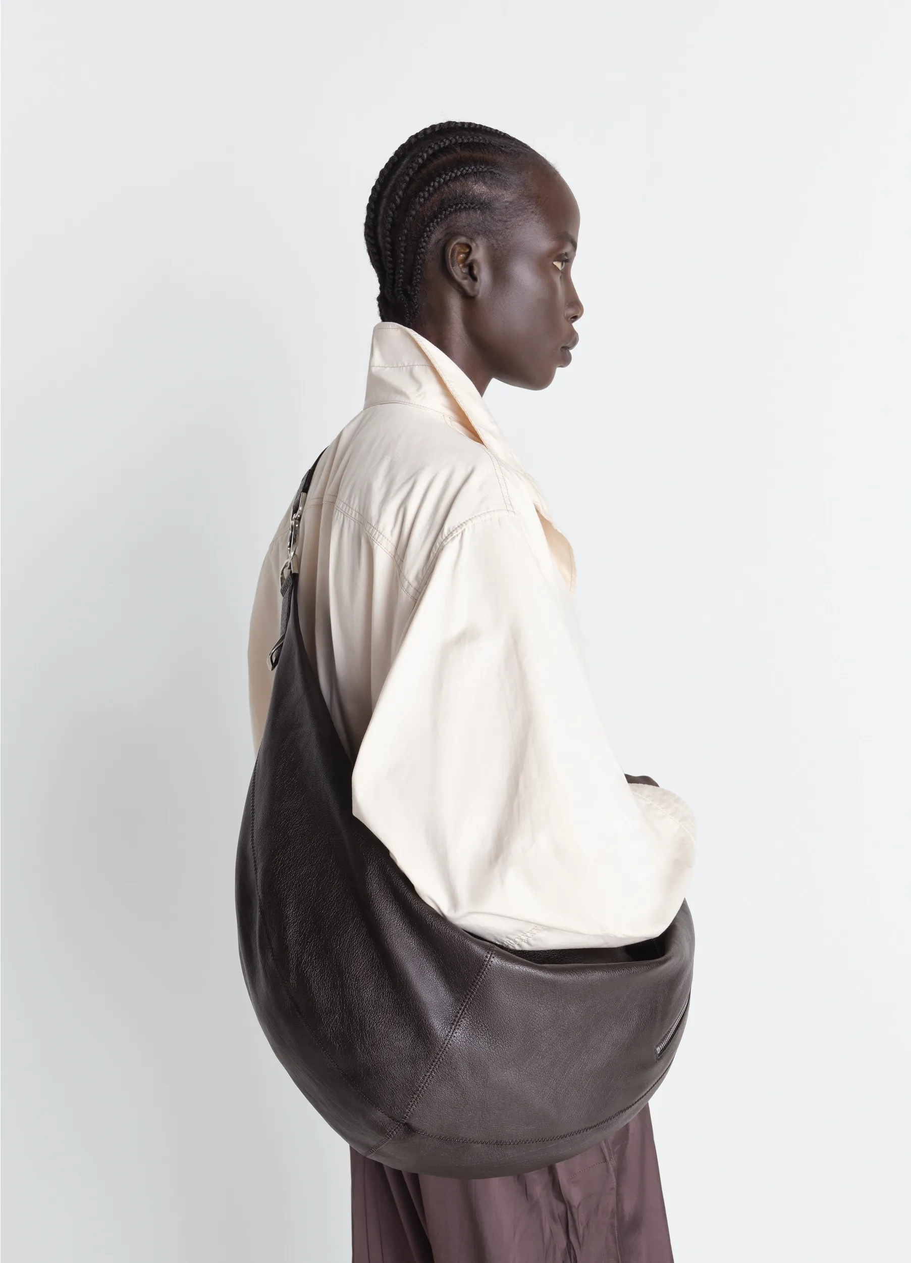 LARGE QUIVER CLIP BAG IN LEATHER sold by Lemaire product image thumbnail 2