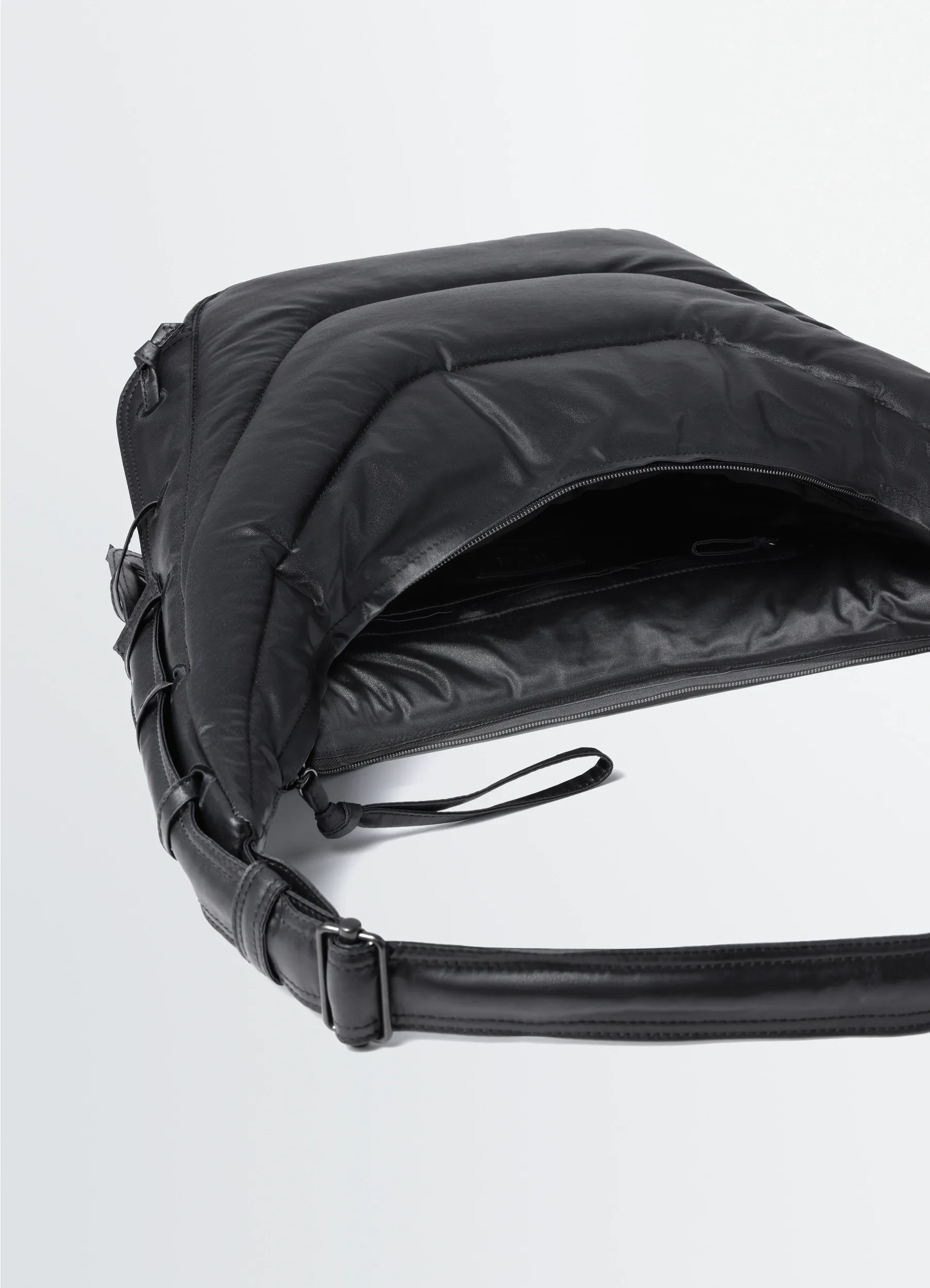 MEDIUM SOFT GAME BAG IN WATER-REPELLENT COATED COTTON sold by Lemaire product image thumbnail 3