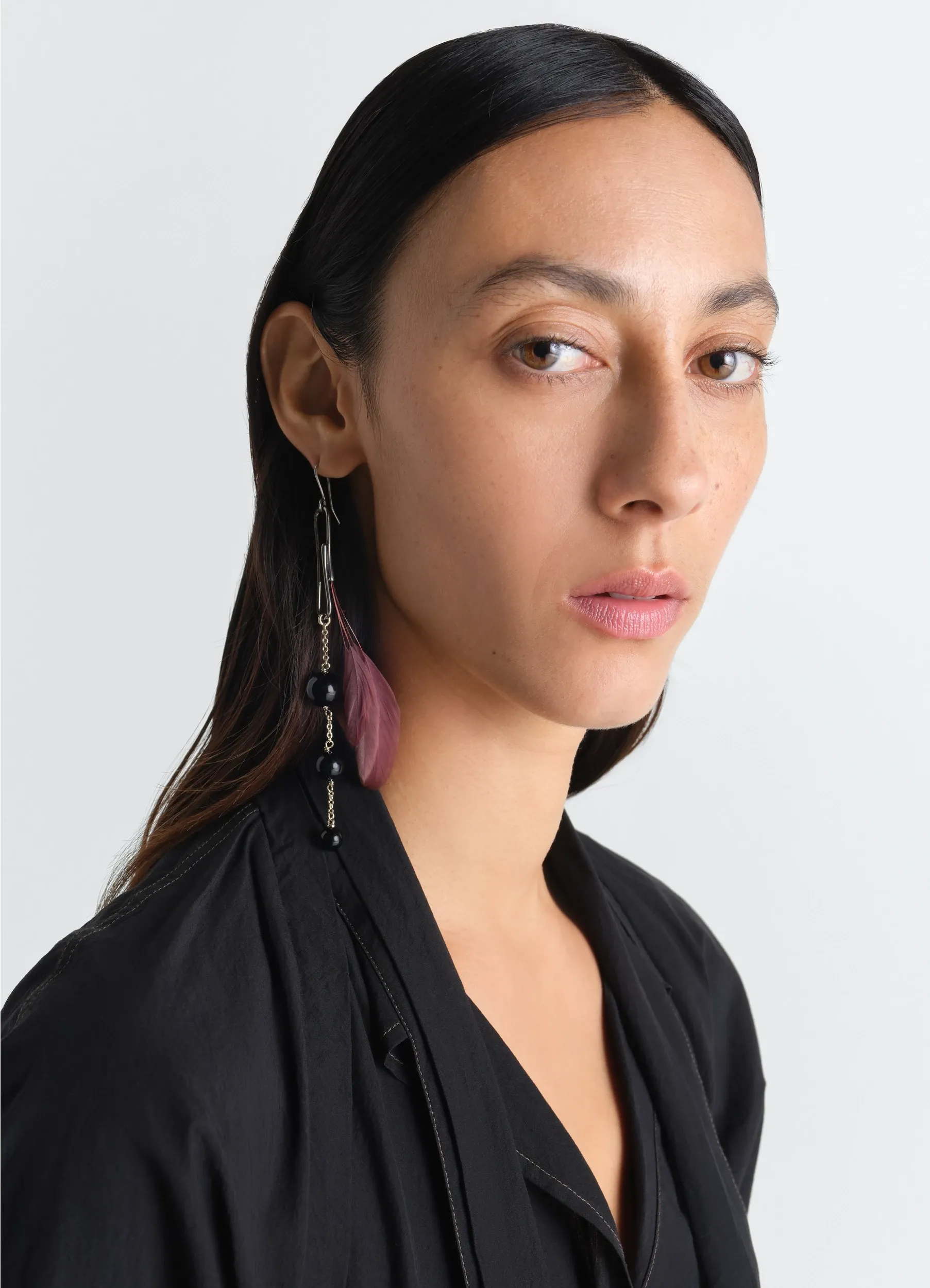DOT EARRING WITH ONYX AND ROOSTER FEATHER sold by Lemaire product image thumbnail 2