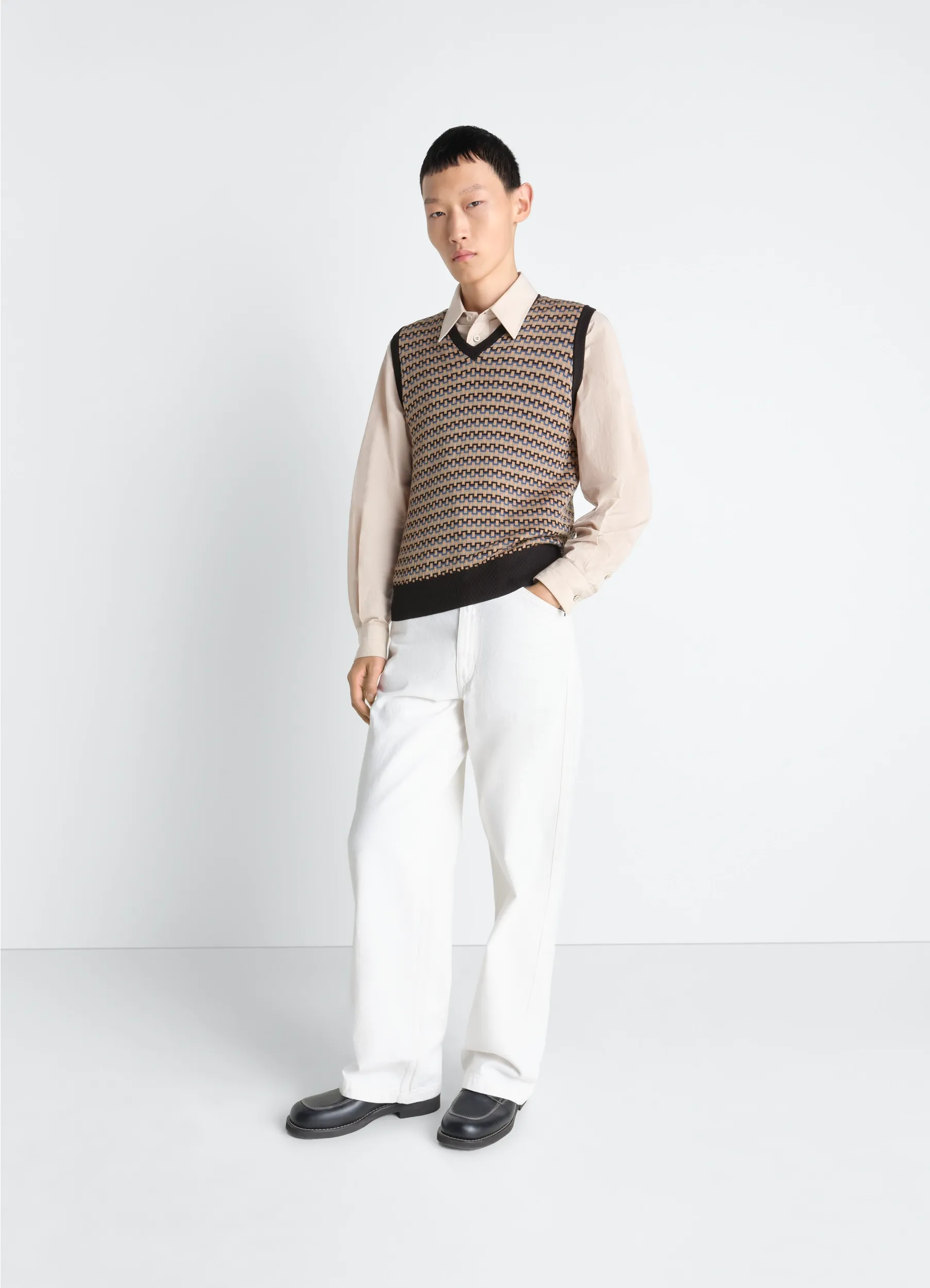 V NECK JACQUARD VEST IN COTTON sold by Lemaire